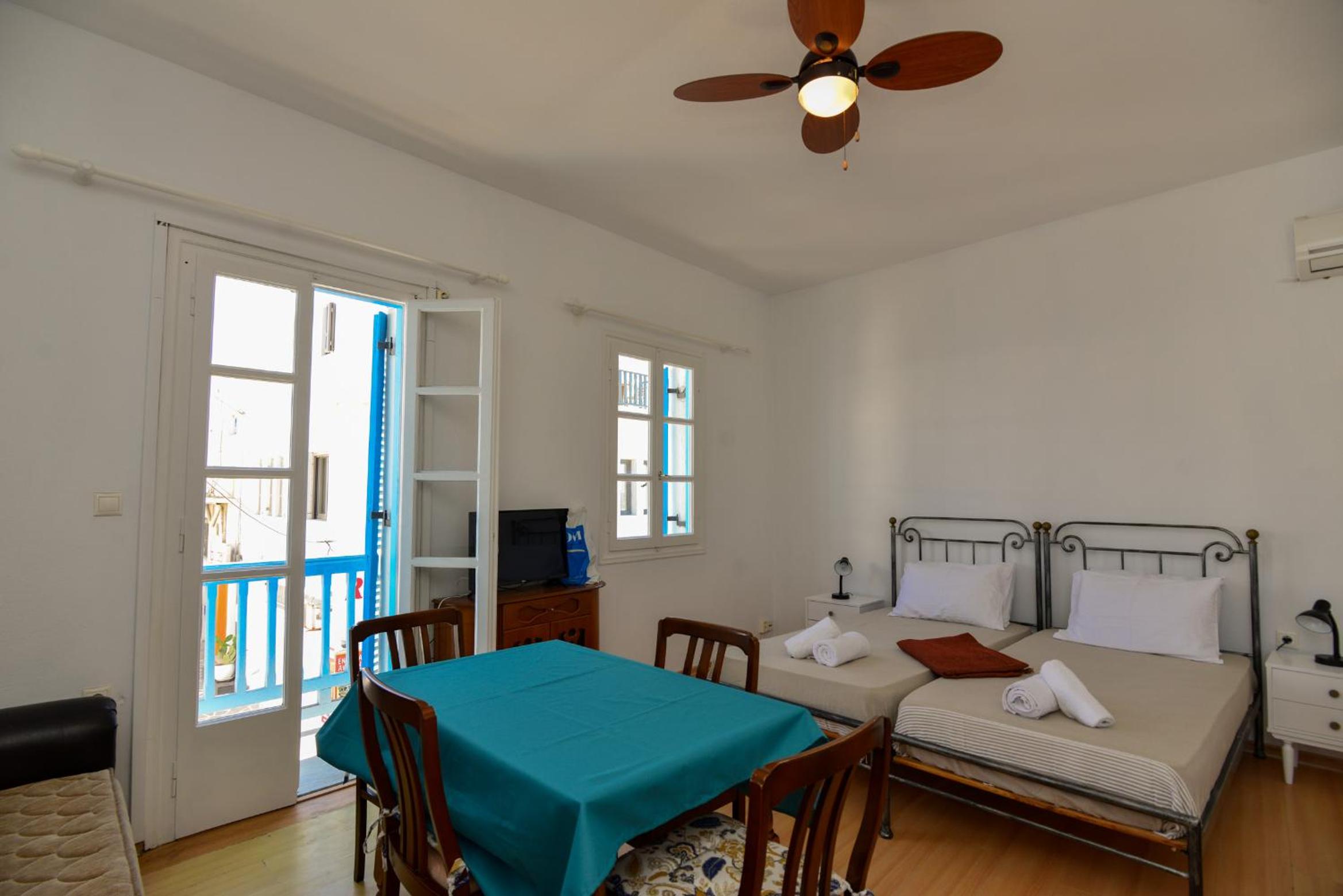 Naxos 3 min from port central apartment photo 3