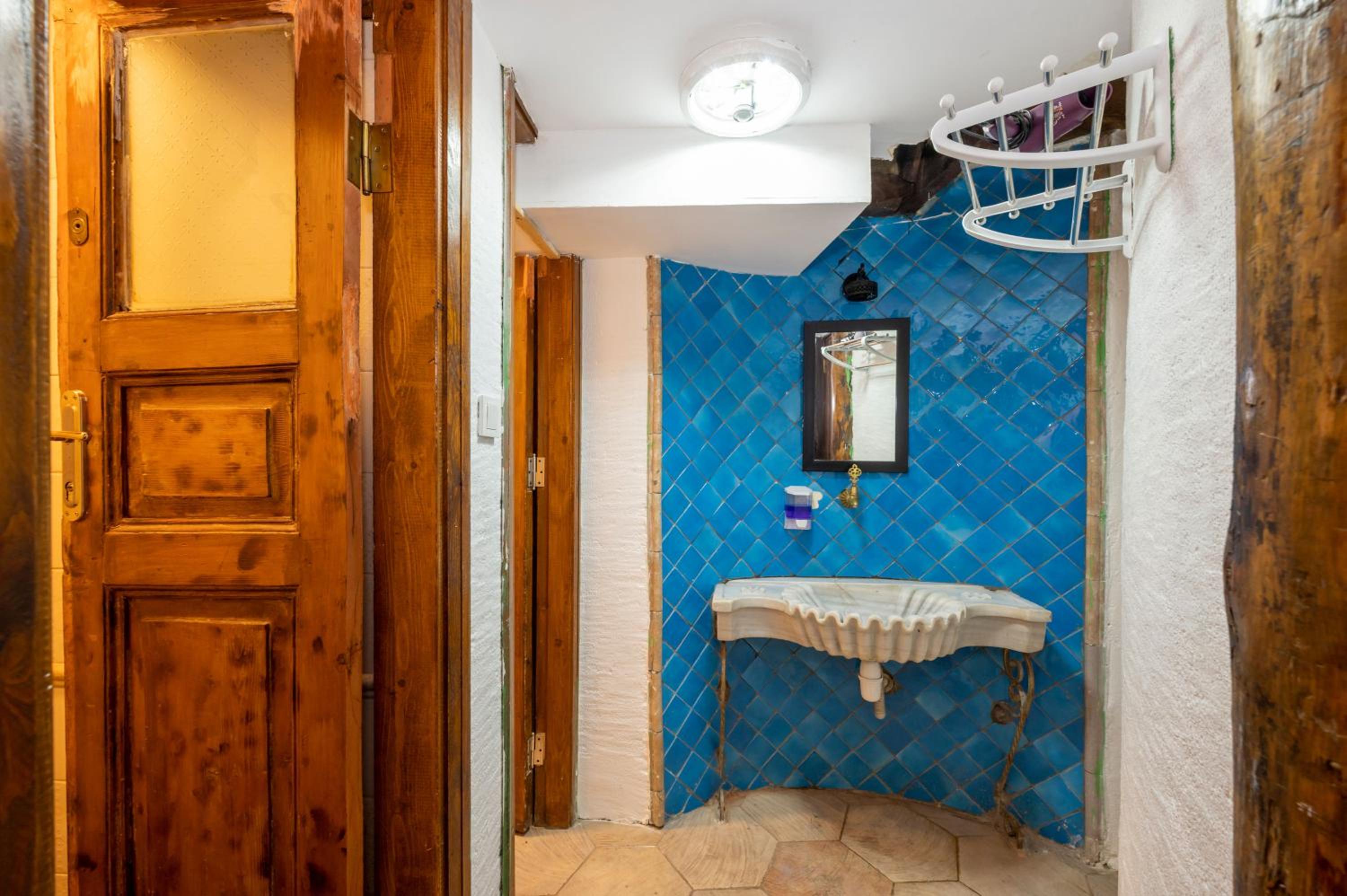 Taksim Antique Otel - Image 31