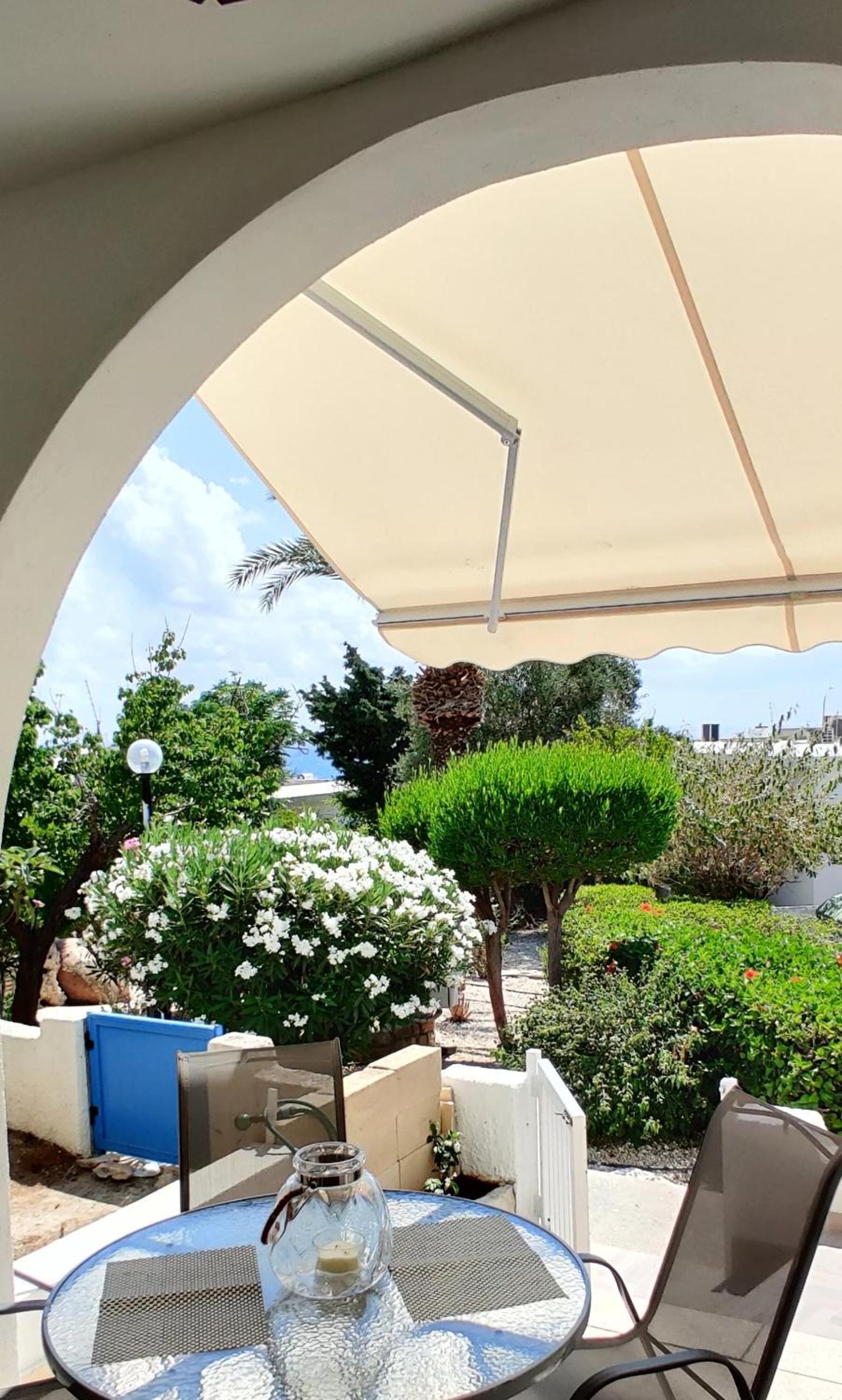 Lovely 1-bedroom unit @ fabulous location