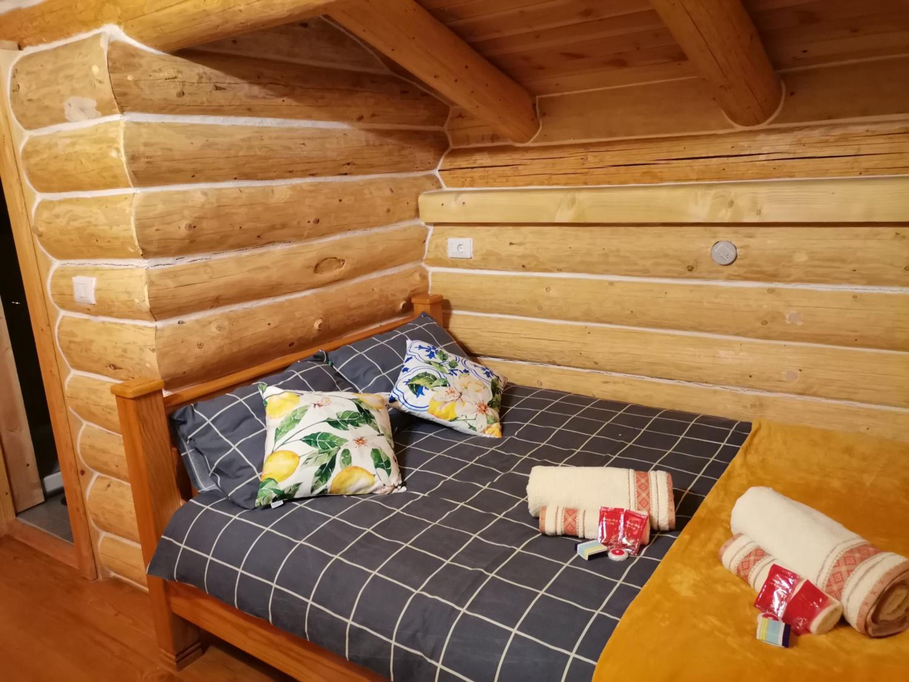 Cabana Casa de Piatra, de la Mara