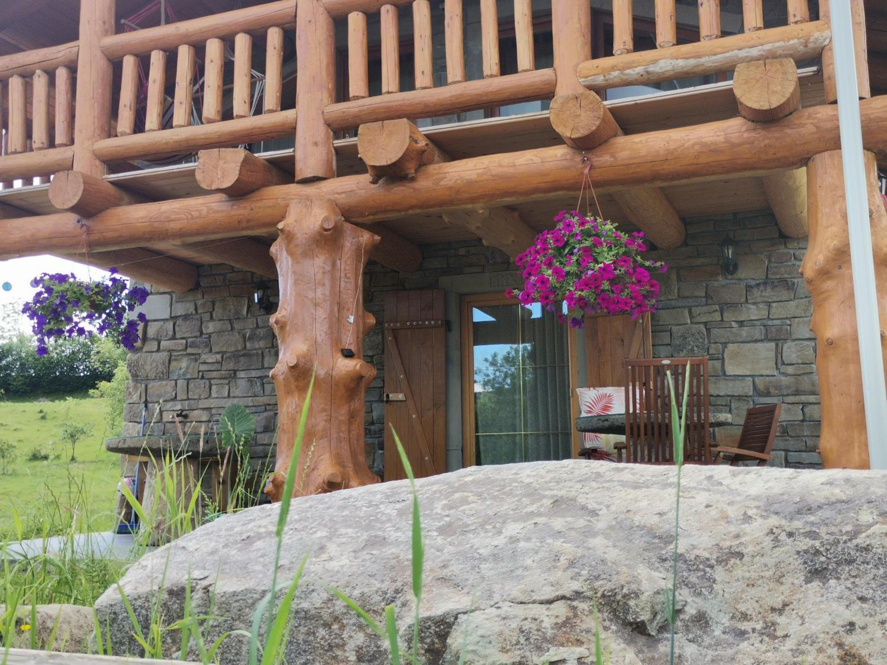 Cabana Casa de Piatra, de la Mara