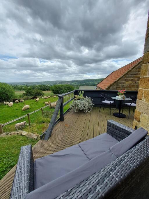Luddie's Country Cottages - Poppy Cottage view 2