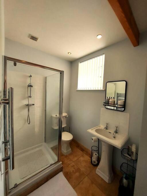 Luddie's Country Cottages - Poppy Cottage view 5