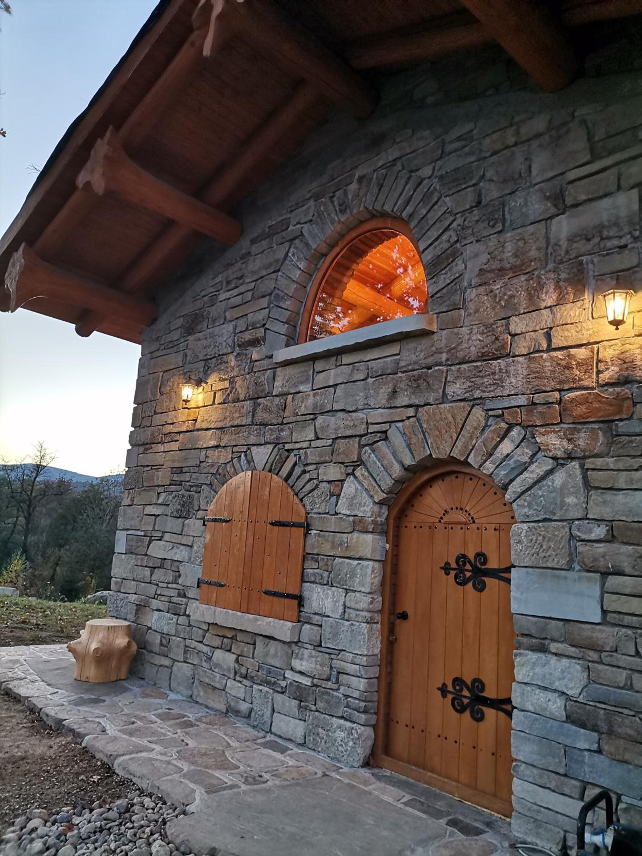 Cabana Casa de Piatra, de la Mara