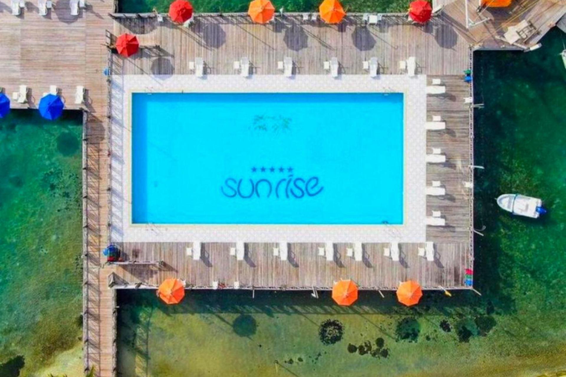 Apartamento en Sun Rise con Vista al Mar y Playa Privada view 2