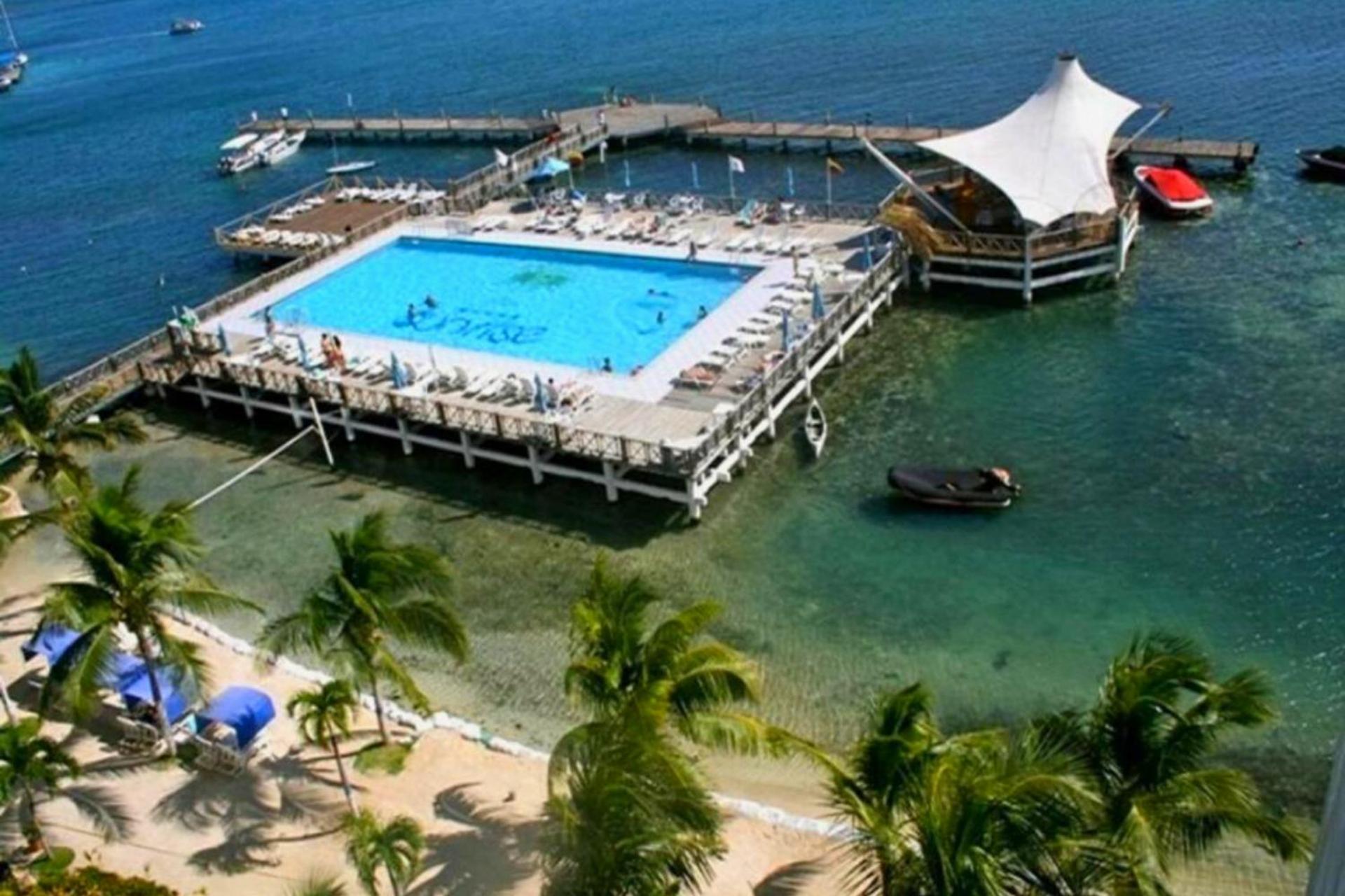 Apartamento en Sun Rise con Vista al Mar y Playa Privada view 5