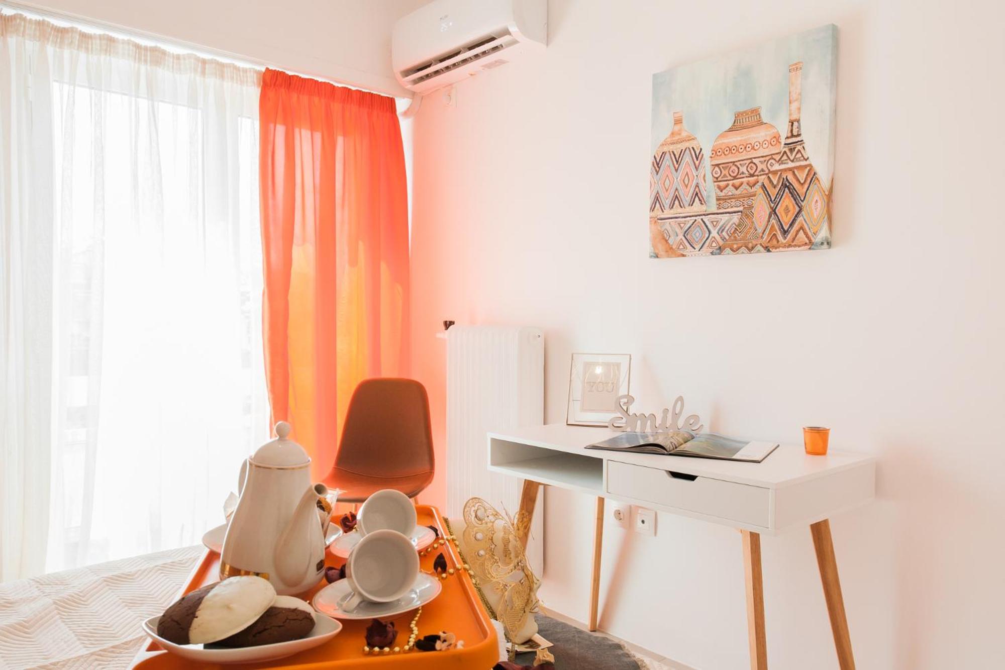 Museum of Modern Art Rooms in apartment, next to metro Suggrou Fix, walk to Acropolis