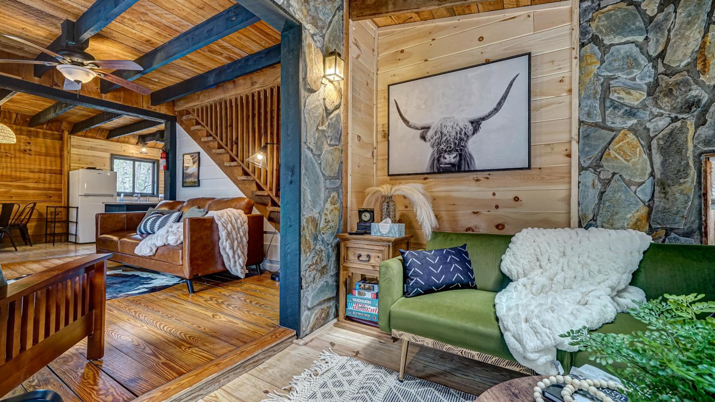 Pioneer Lodge - Cozy Cabin in Blue Ridge