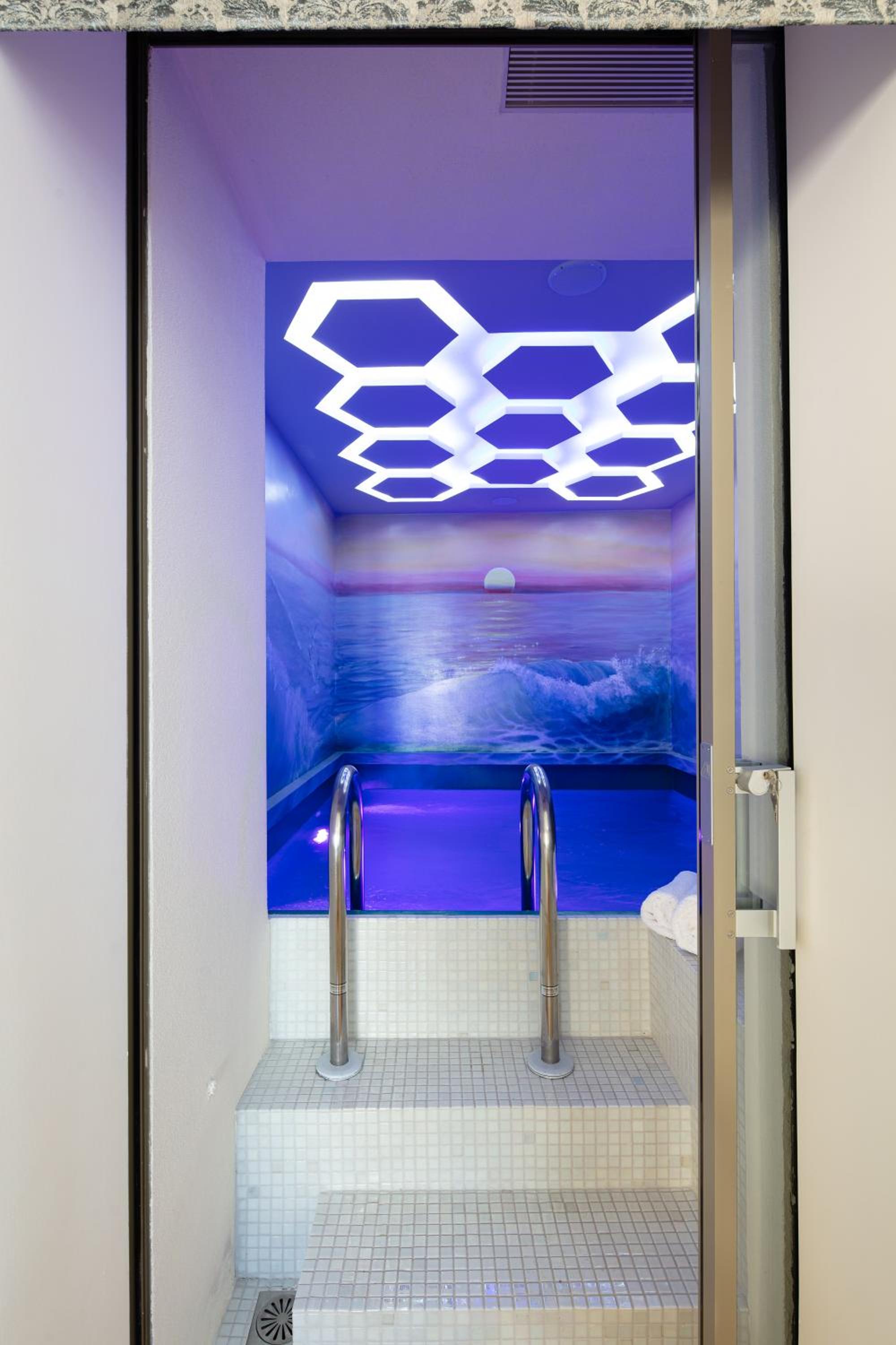 Ma President Suite, DeMaNi President Suites photo 4