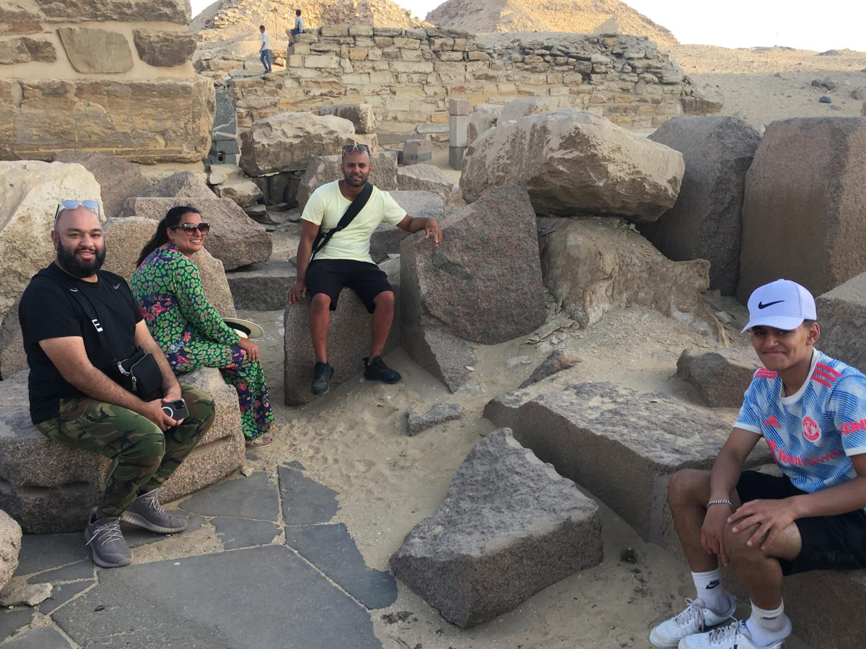 Sakkara pyramid inn hotel
