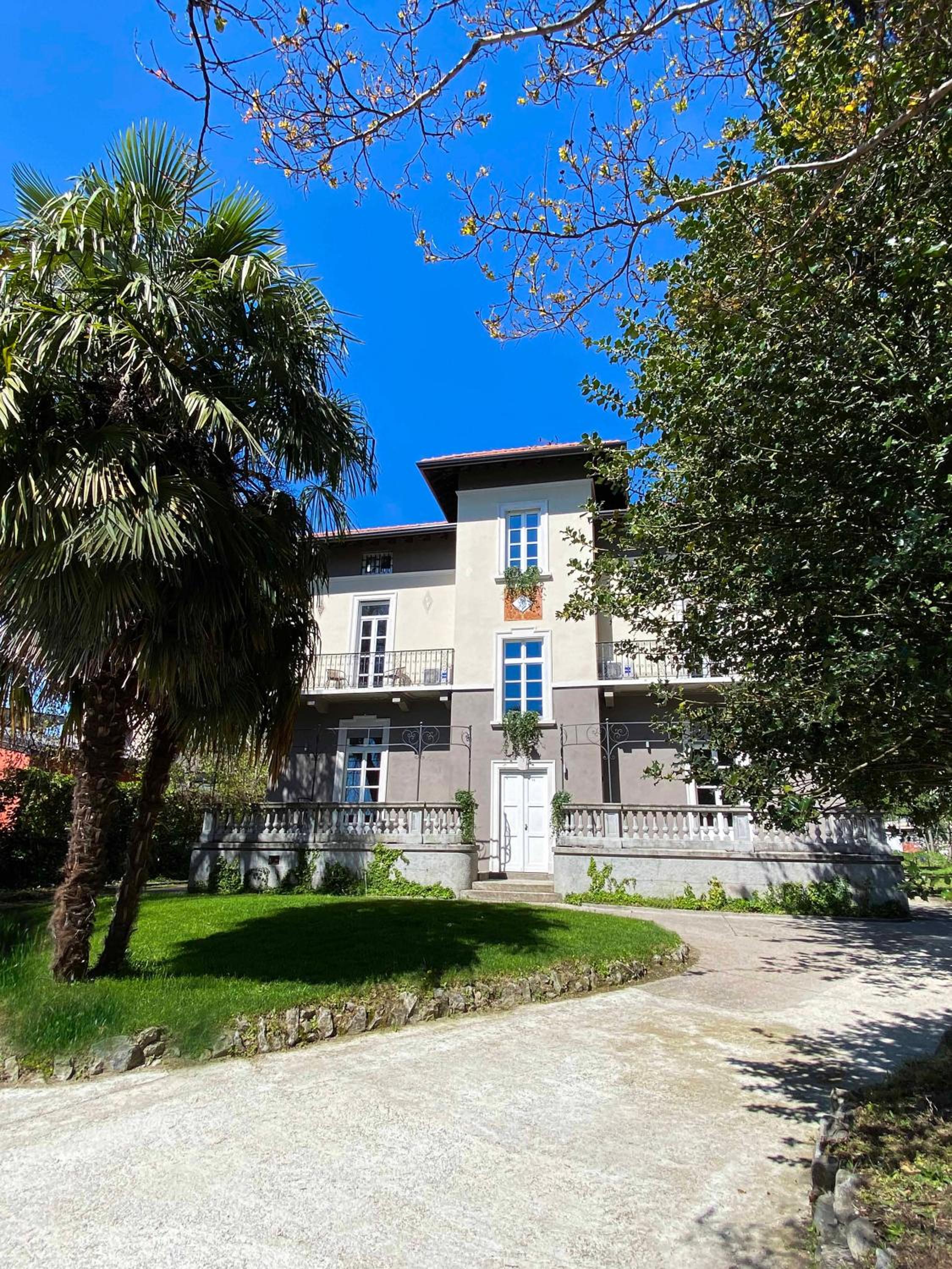 Villa Crochat view 3