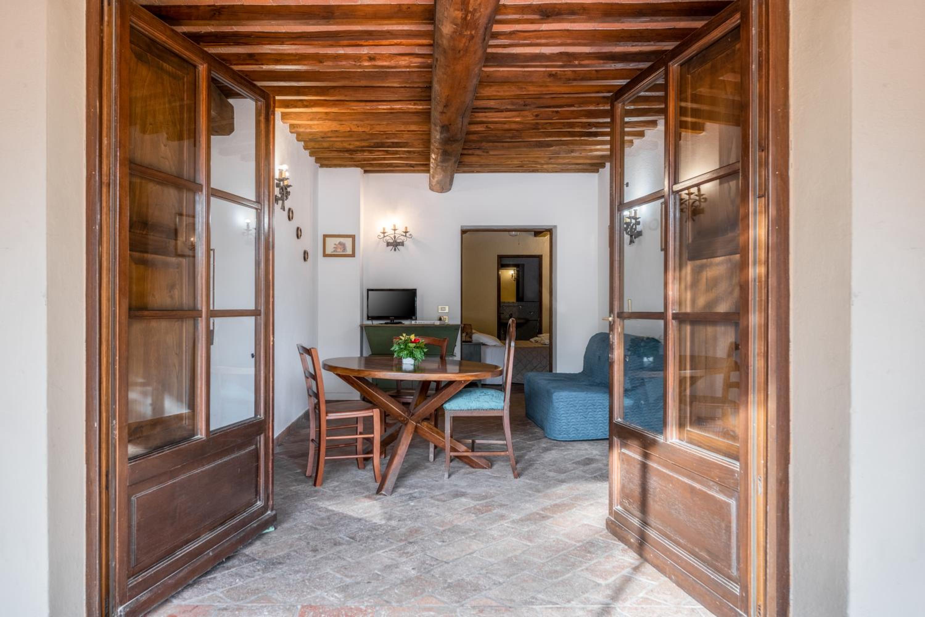 Podere Mezzastrada - Place of Charme