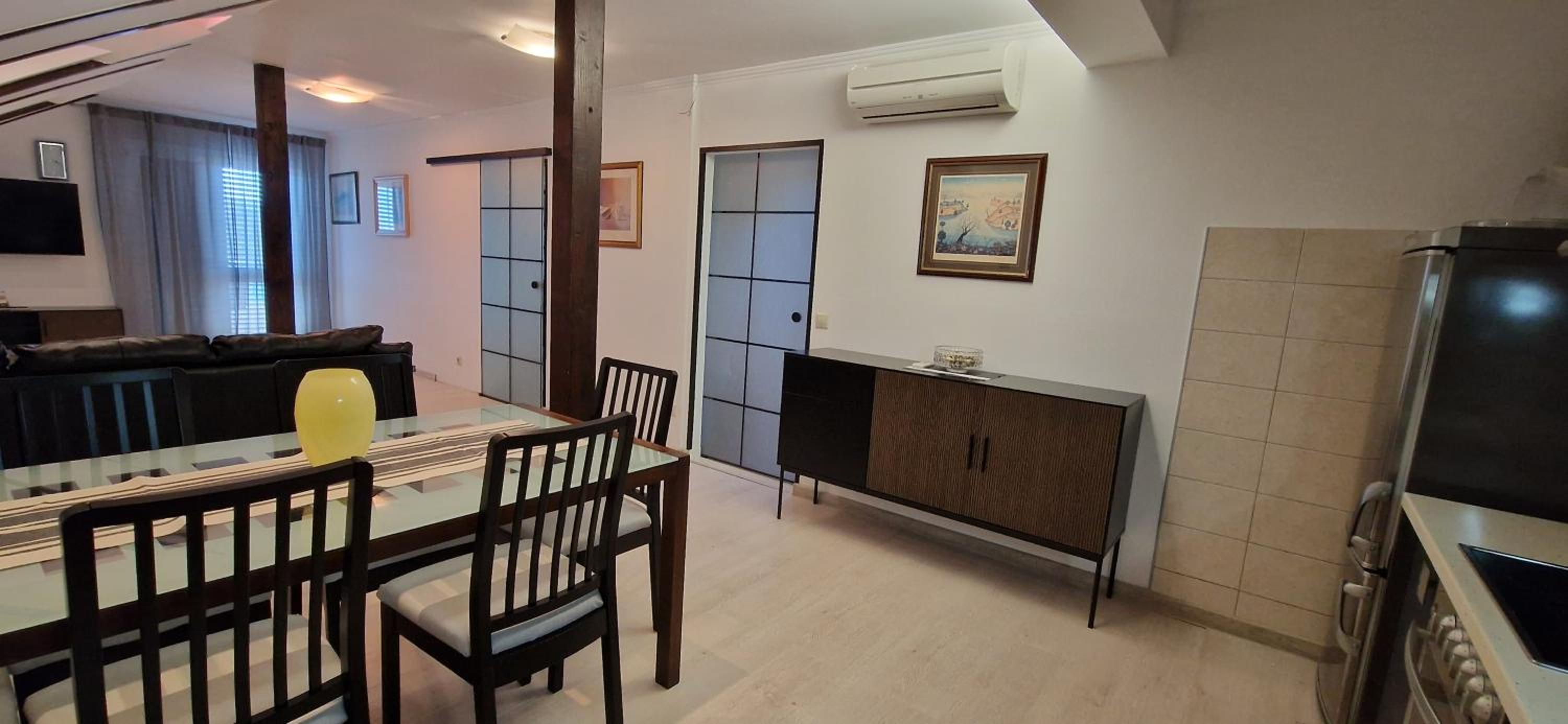 Renovated Apartments Skorin