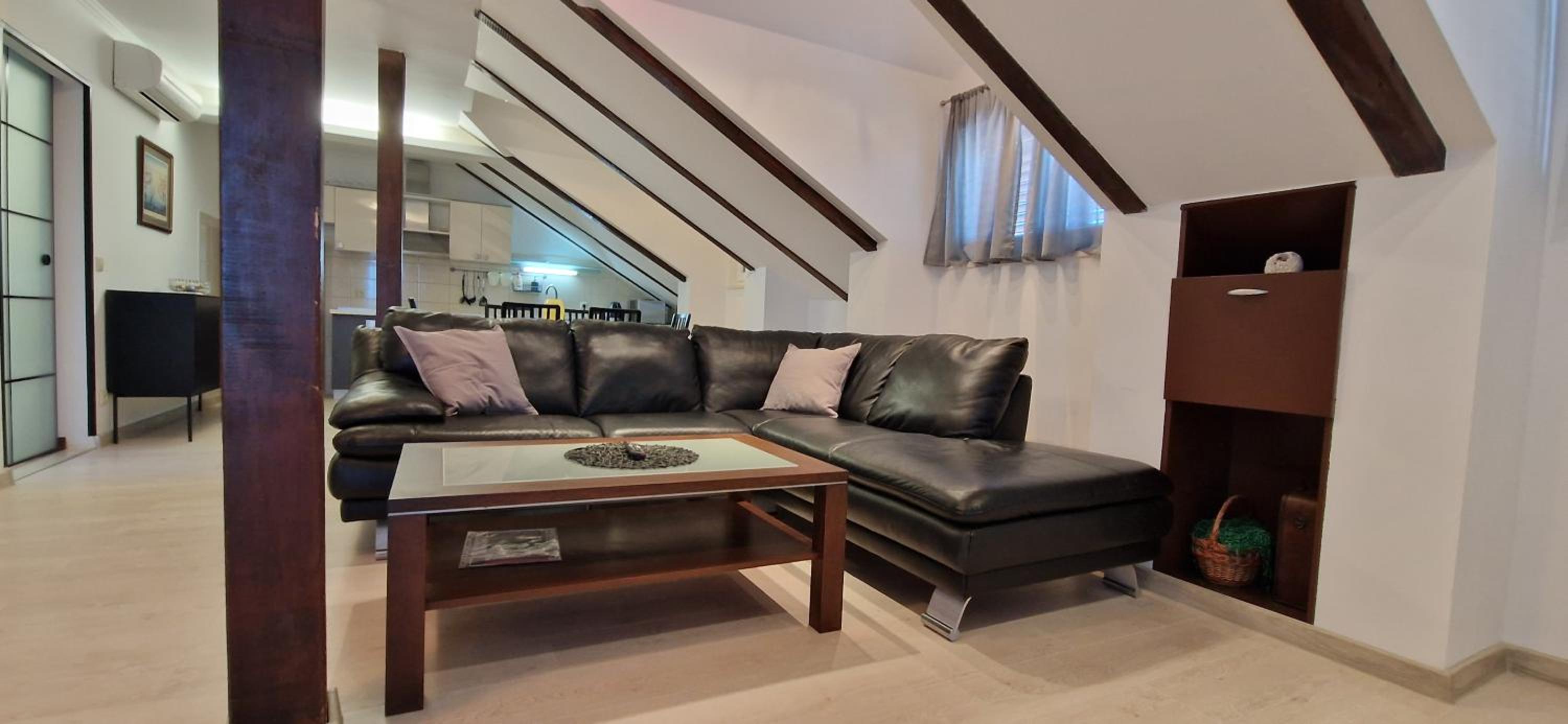 Renovated Apartments Skorin