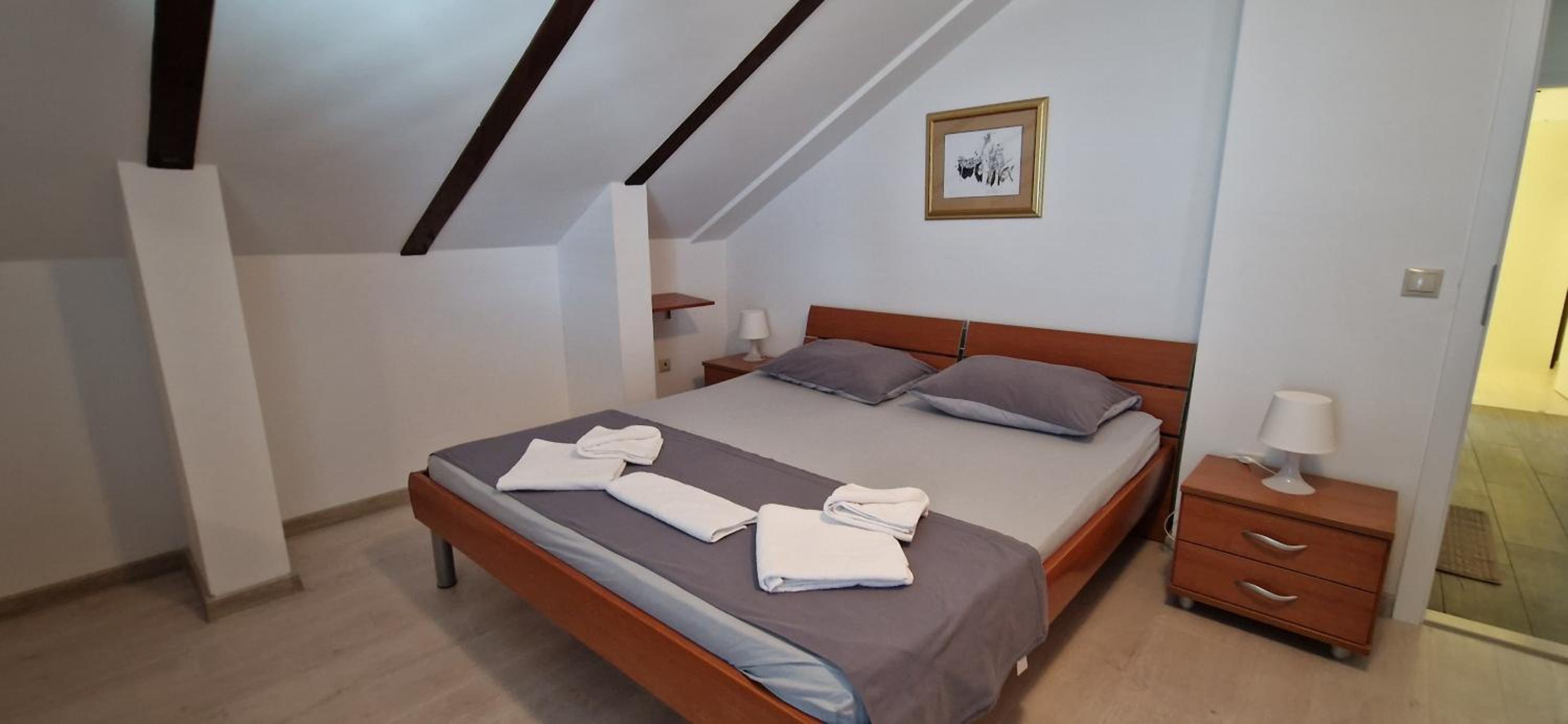 Renovated Apartments Skorin