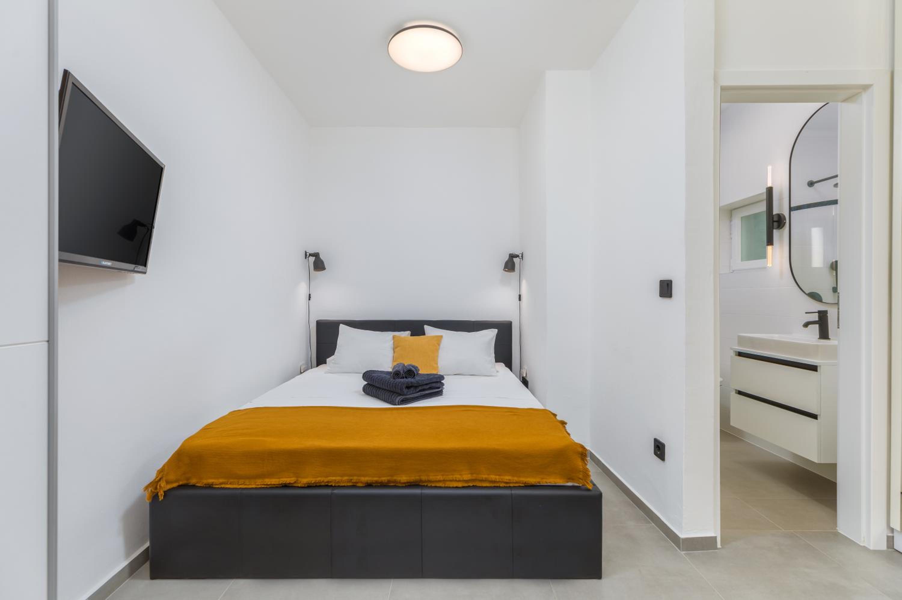 3 minutes from the beach: lovely studio apartment view 5