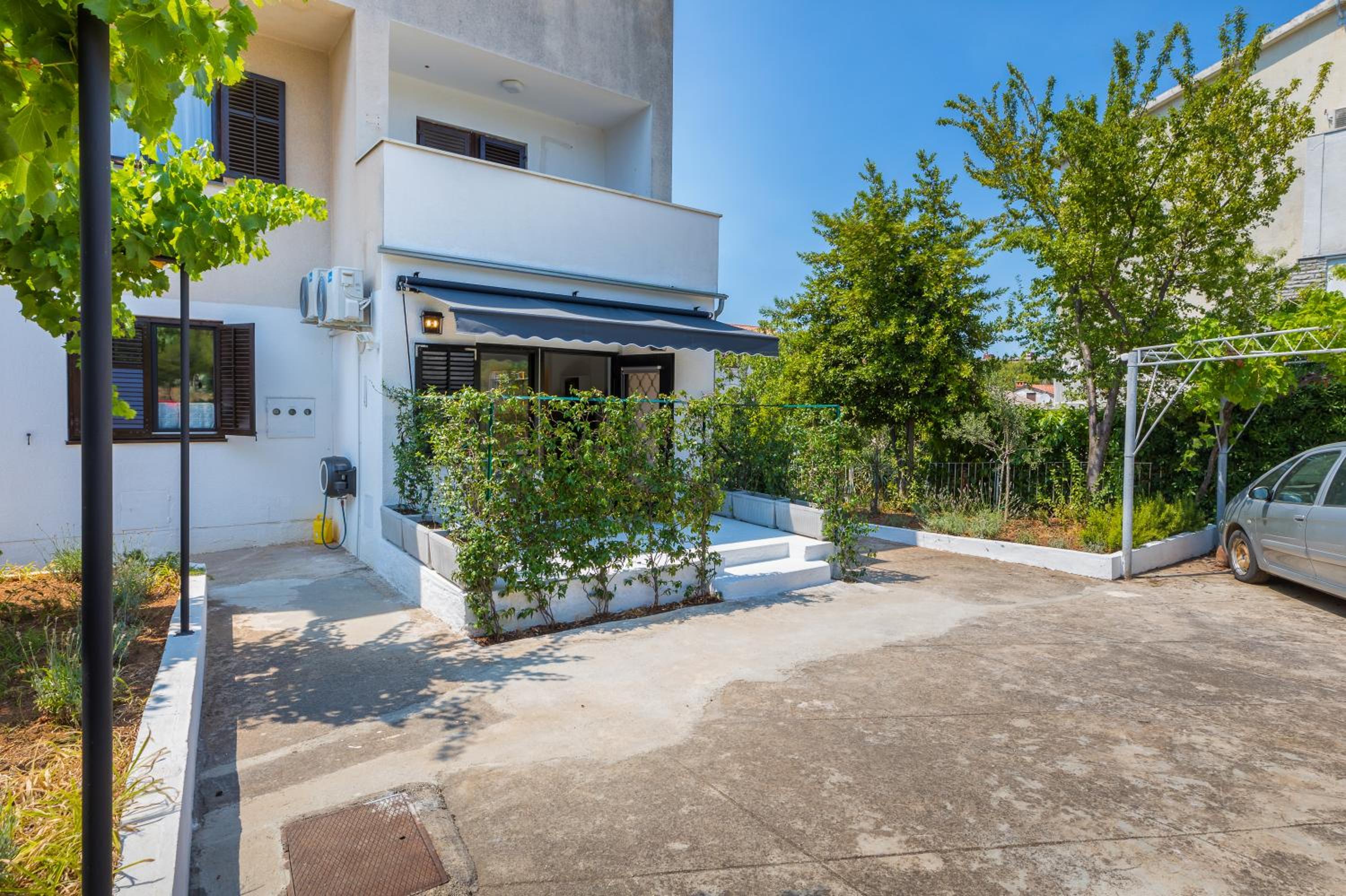 3 minutes from the beach: lovely studio apartment view 4