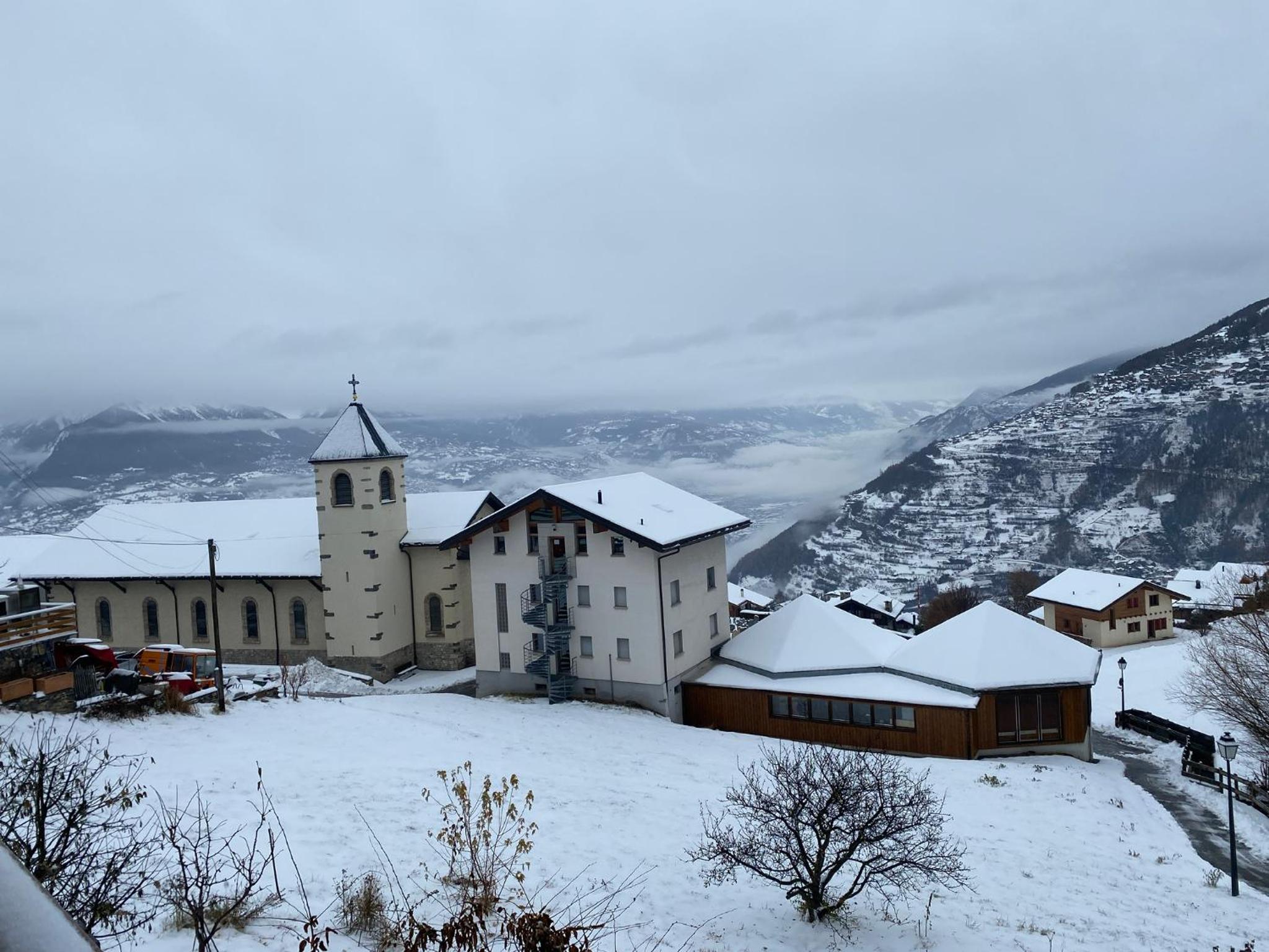Chalet la Tulipe, mountain view, Terrace, BBQ view 2