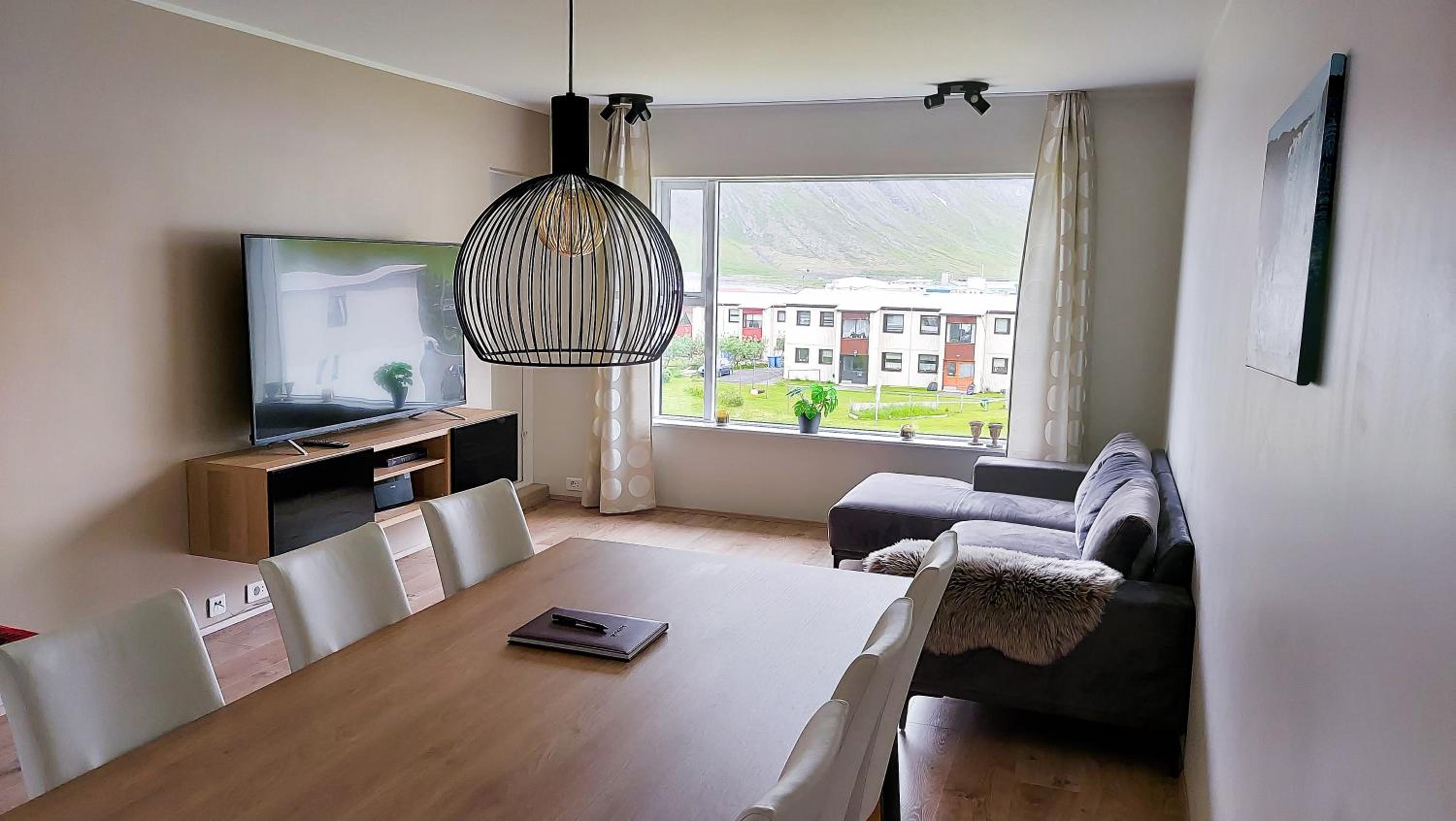 Apartment with Amazing Mountain View view 2