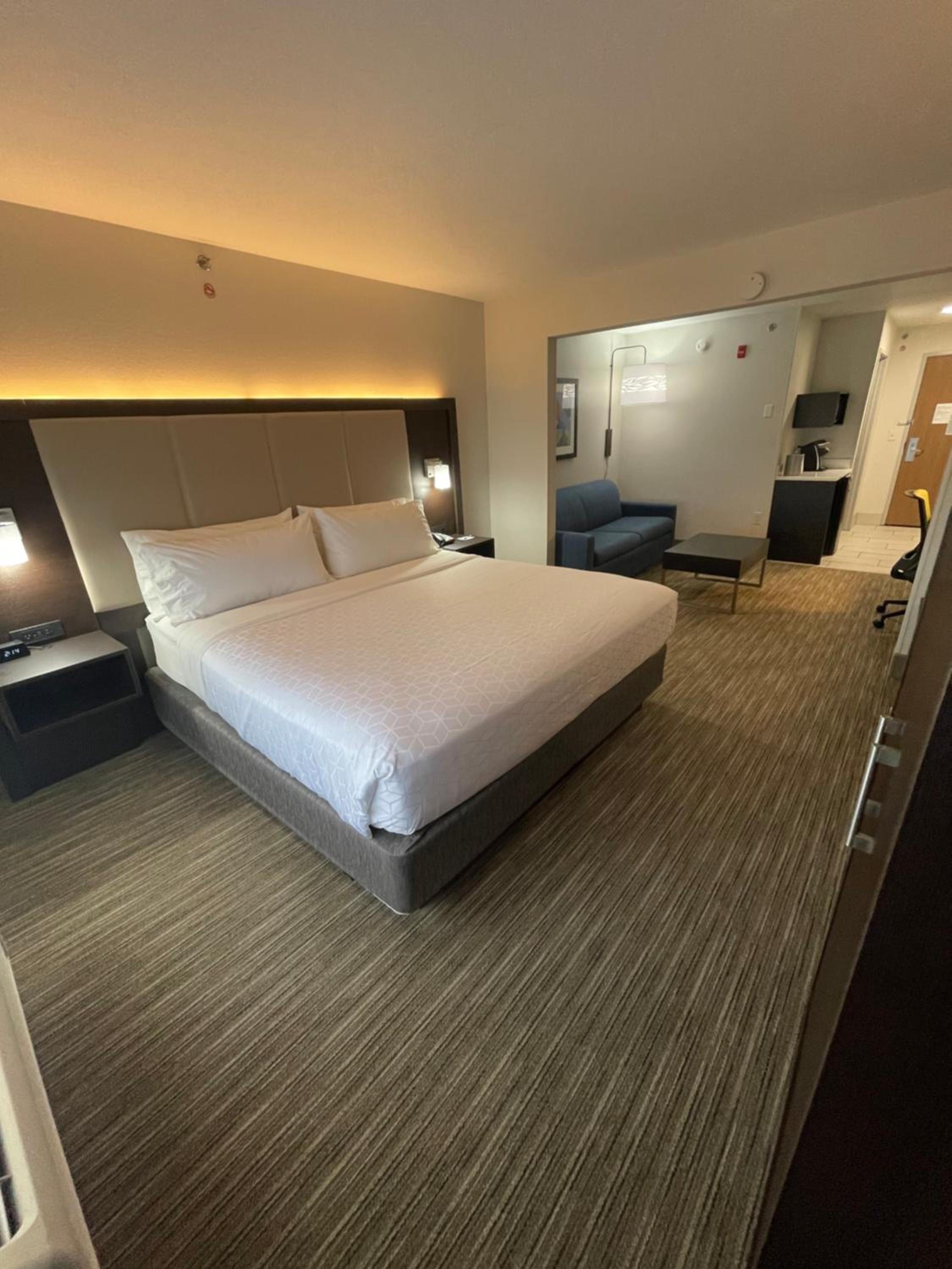 Las Vegas Vacations - Holiday Inn Express Hotel  Suites Las Vegas, an IHG Hotel - Property Image 3