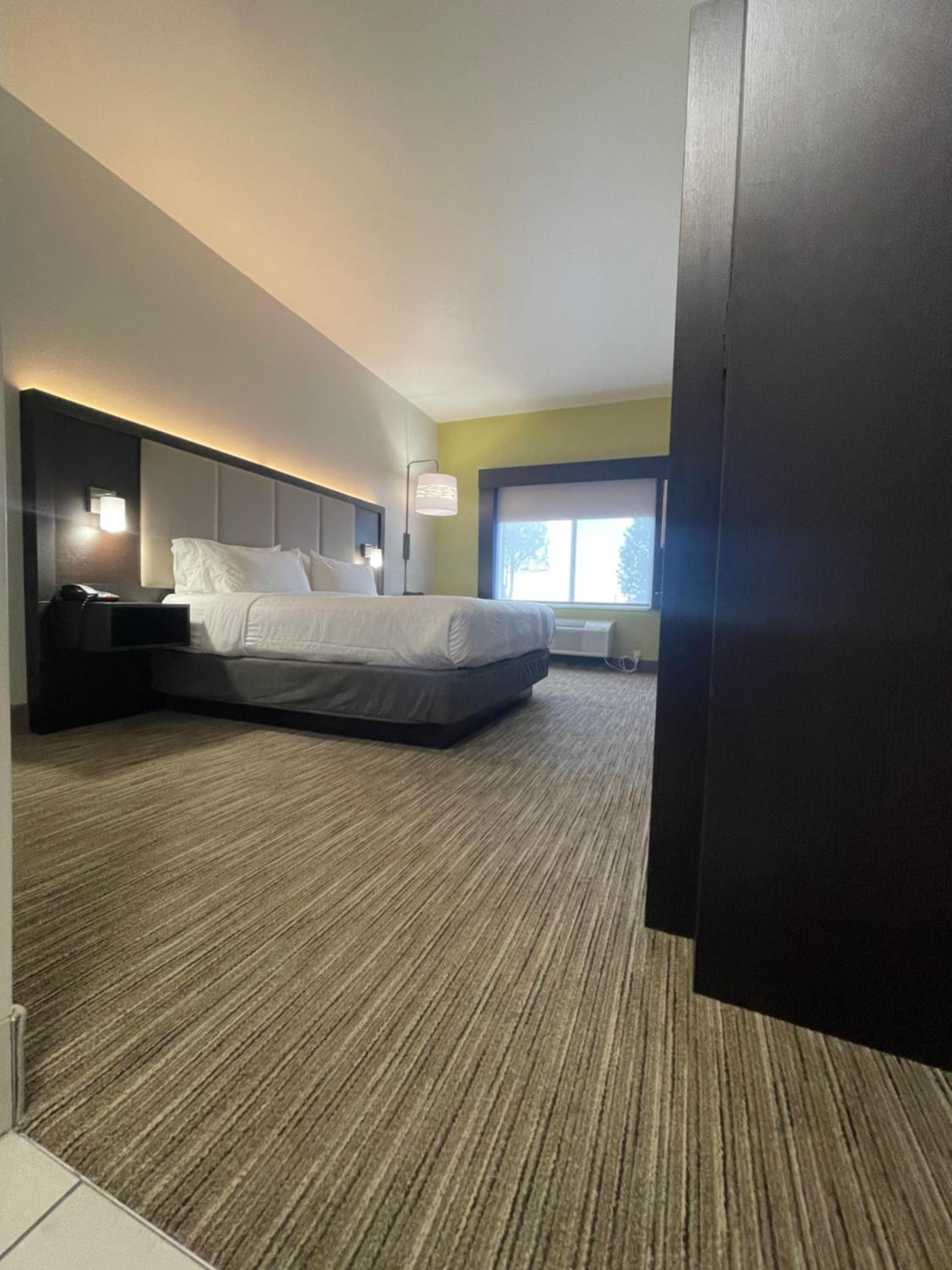 Las Vegas Vacations - Holiday Inn Express Hotel  Suites Las Vegas, an IHG Hotel - Property Image 7
