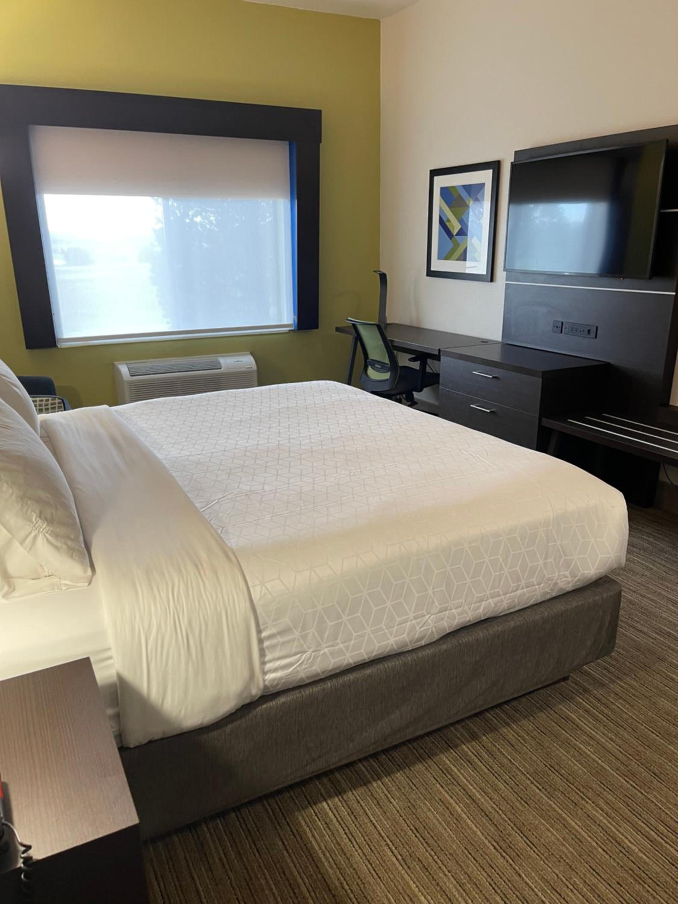 Las Vegas Vacations - Holiday Inn Express Hotel  Suites Las Vegas, an IHG Hotel - Property Image 11