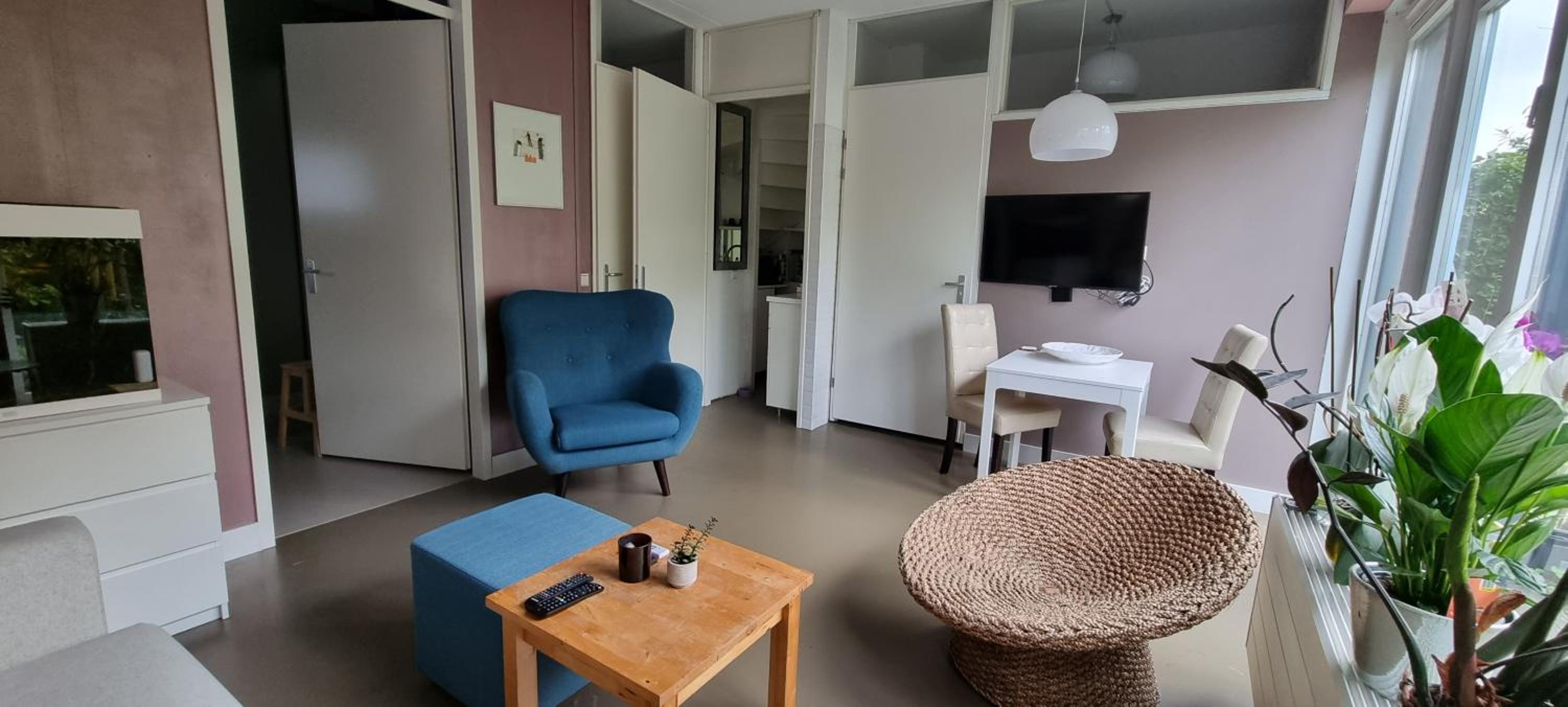 Lovely 1 bedroom apartment with garden no smoking