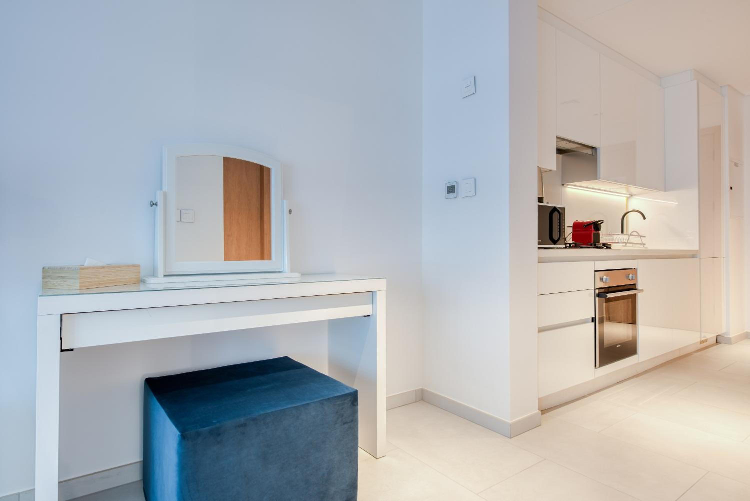 Maison Privee - Luxury, Spacious, Modern Near Burj Khalifa and Dubai Canal