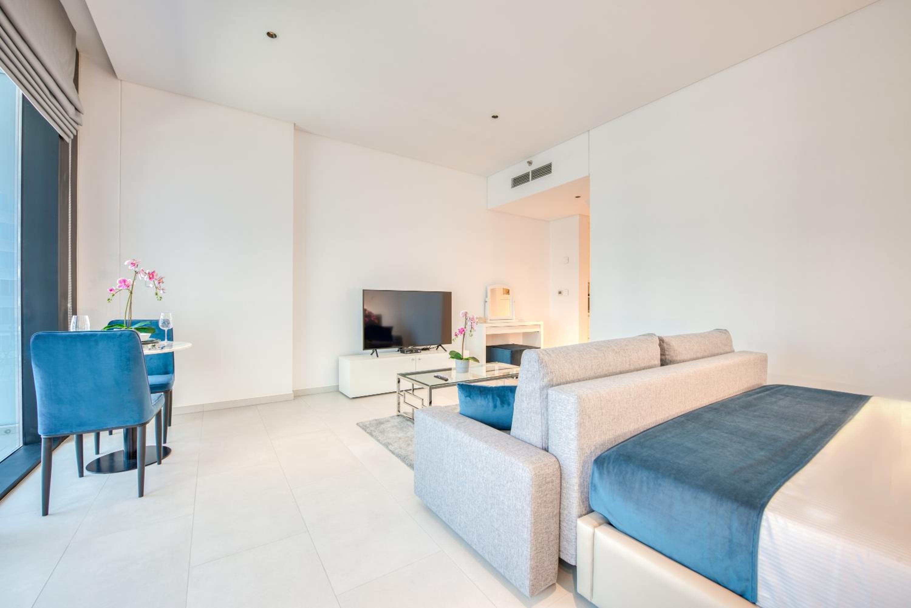 Maison Privee - Luxury, Spacious, Modern Near Burj Khalifa and Dubai Canal