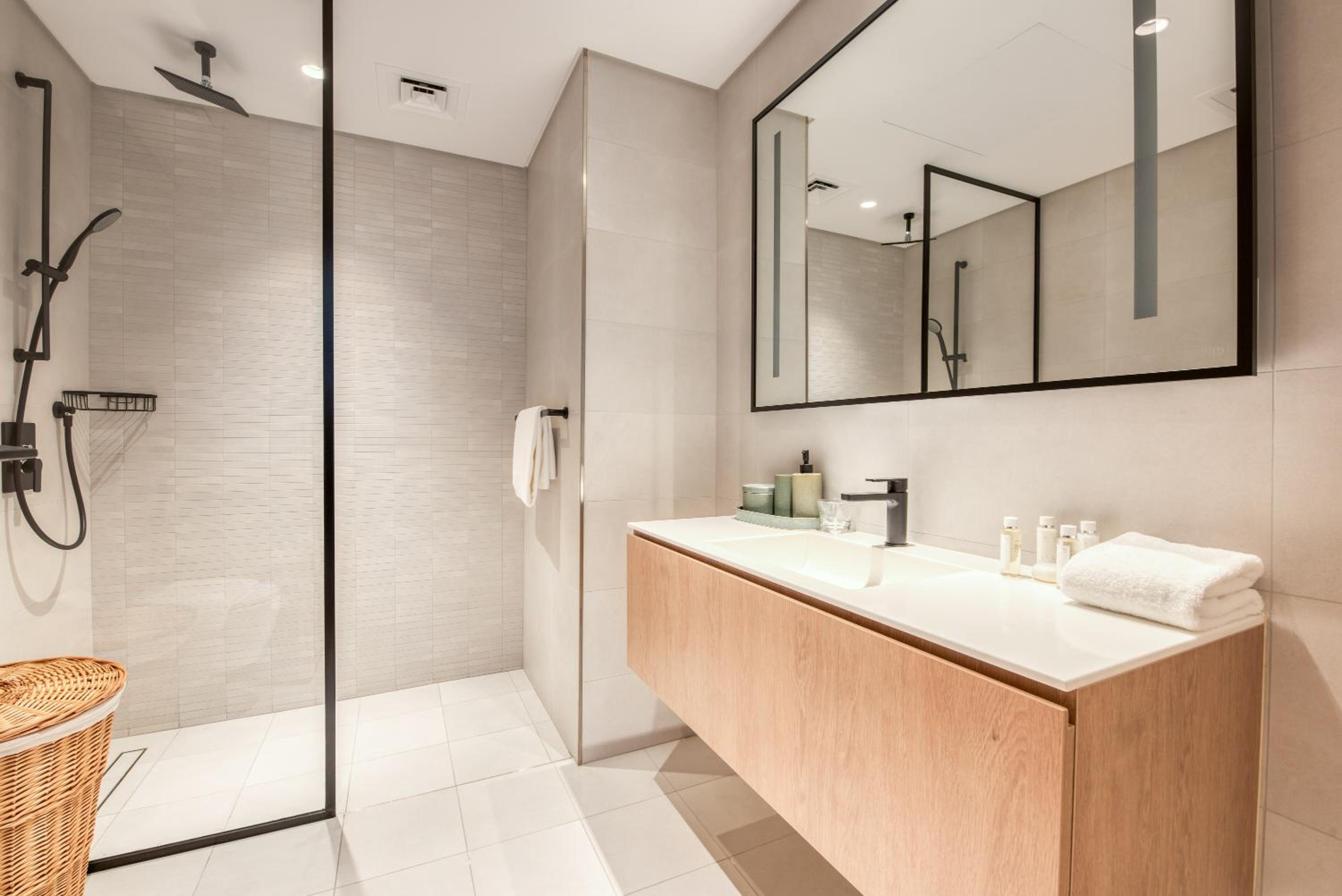 Maison Privee - Luxury, Spacious, Modern Near Burj Khalifa and Dubai Canal
