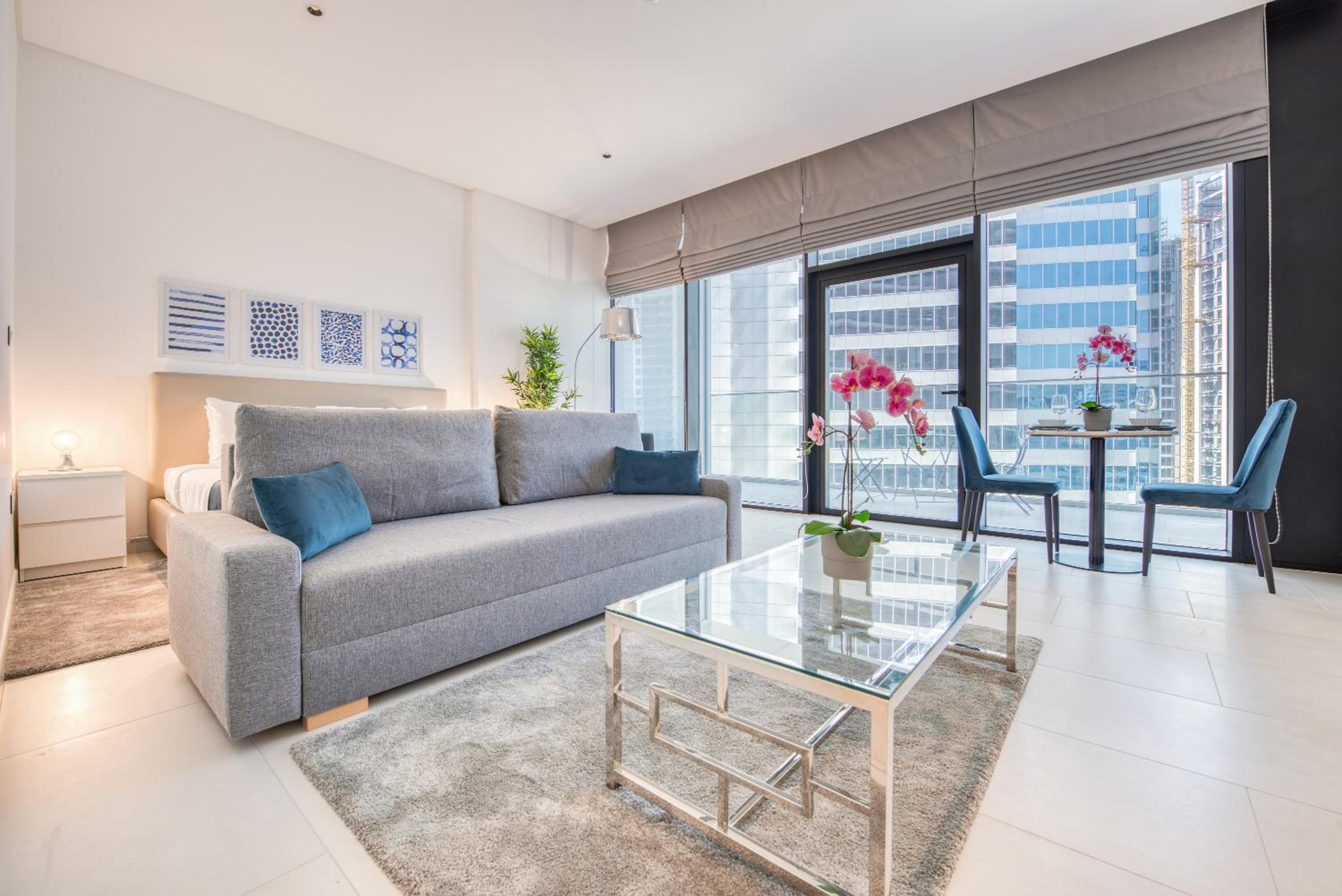 Maison Privee - Luxury, Spacious, Modern Near Burj Khalifa and Dubai Canal