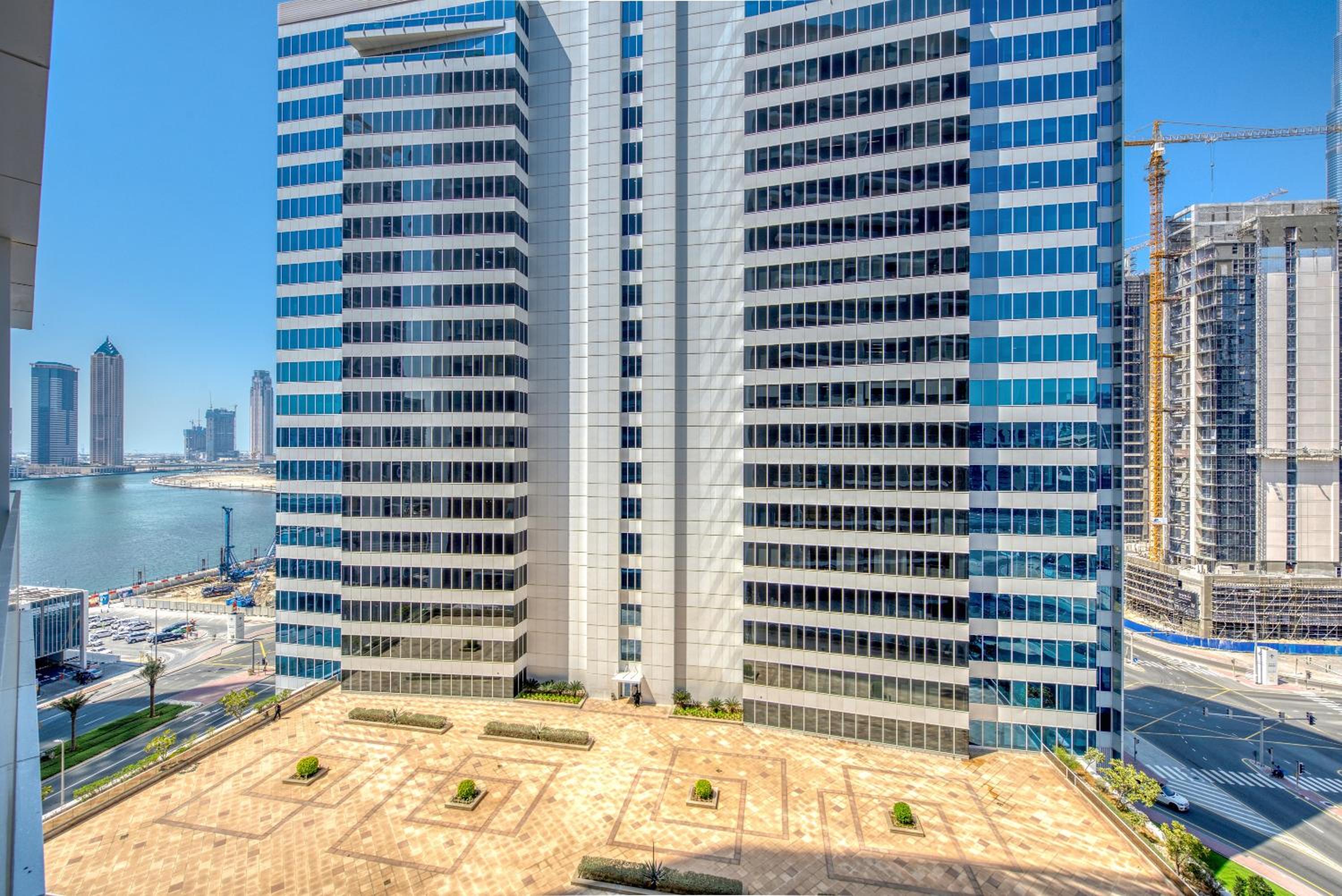 Maison Privee - Luxury, Spacious, Modern Near Burj Khalifa and Dubai Canal