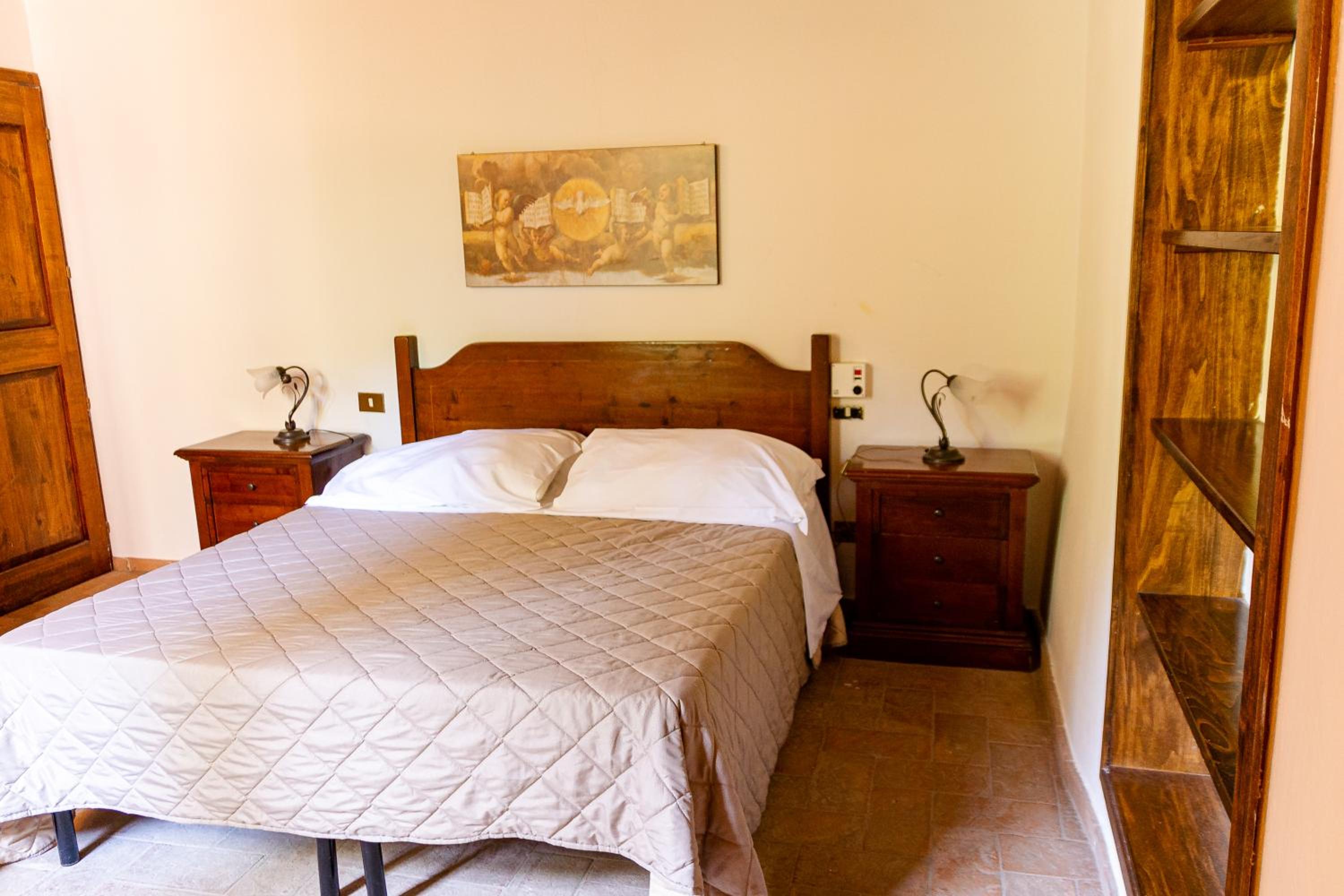 Podere Mezzastrada - Place of Charme