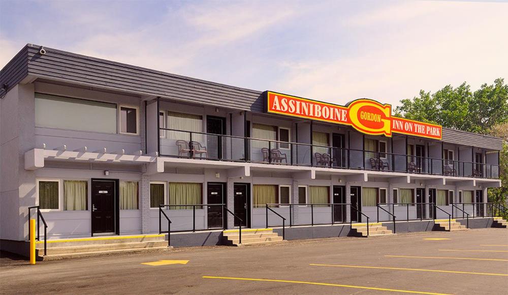 Assiniboine Gordon Inn on the Park - Image 2