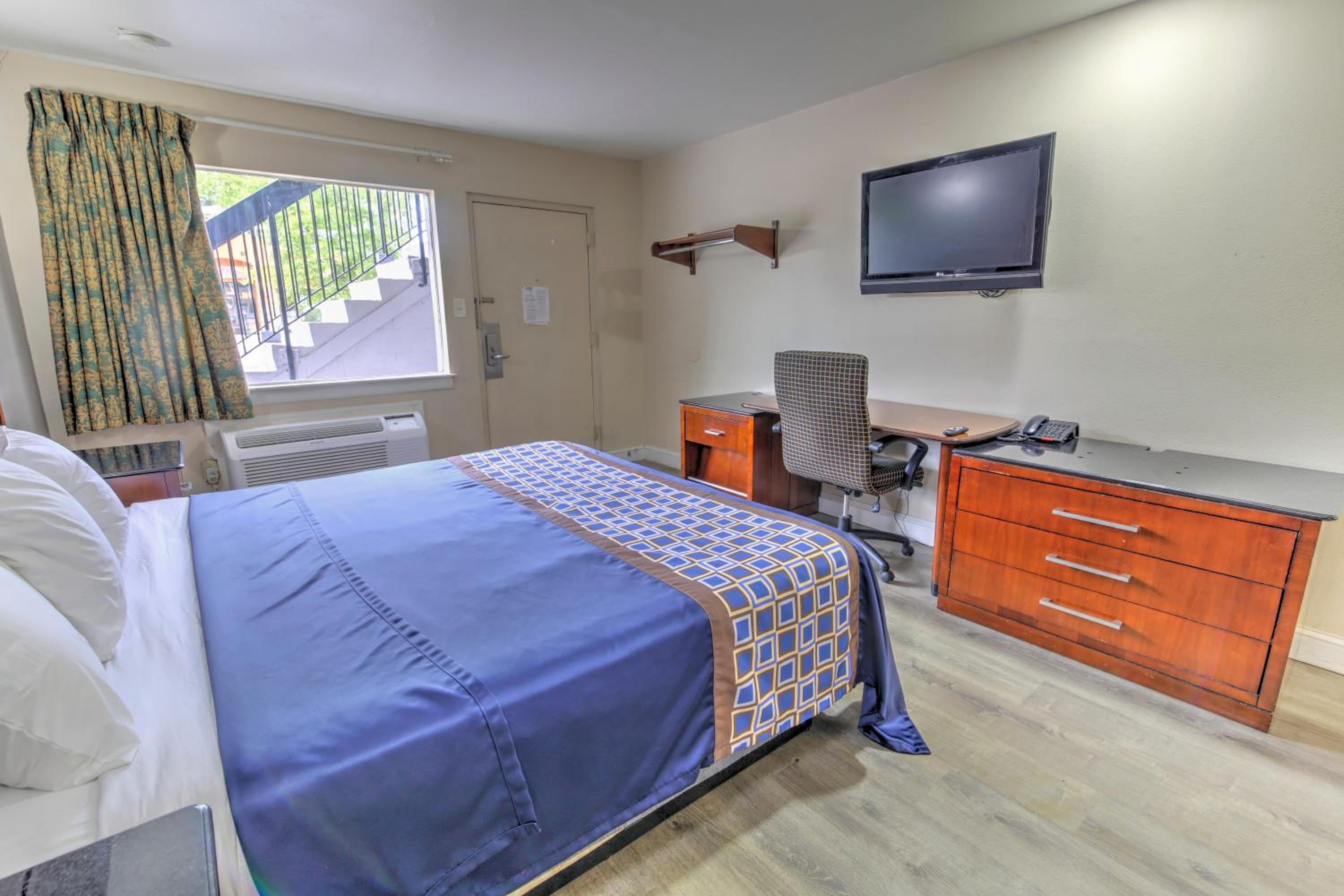 Budget Lodge Churchland - Property Image 2