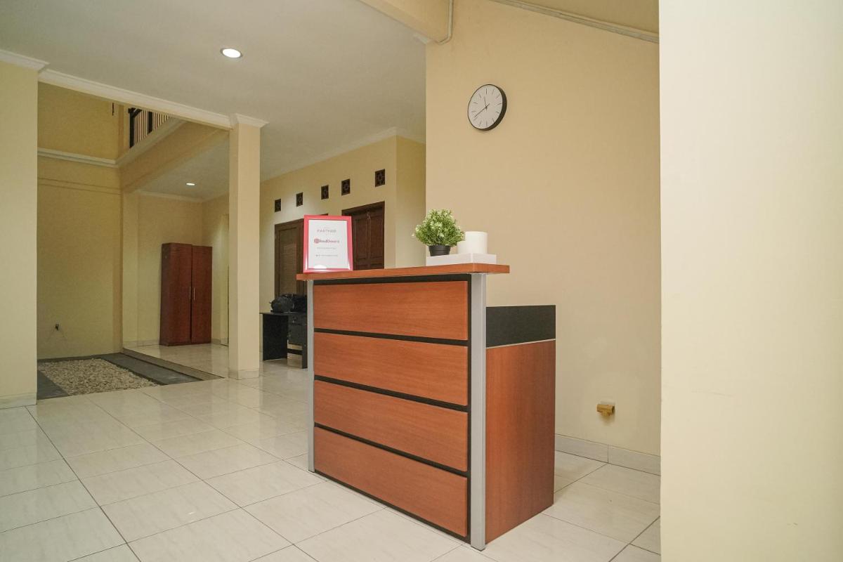 hotel reception