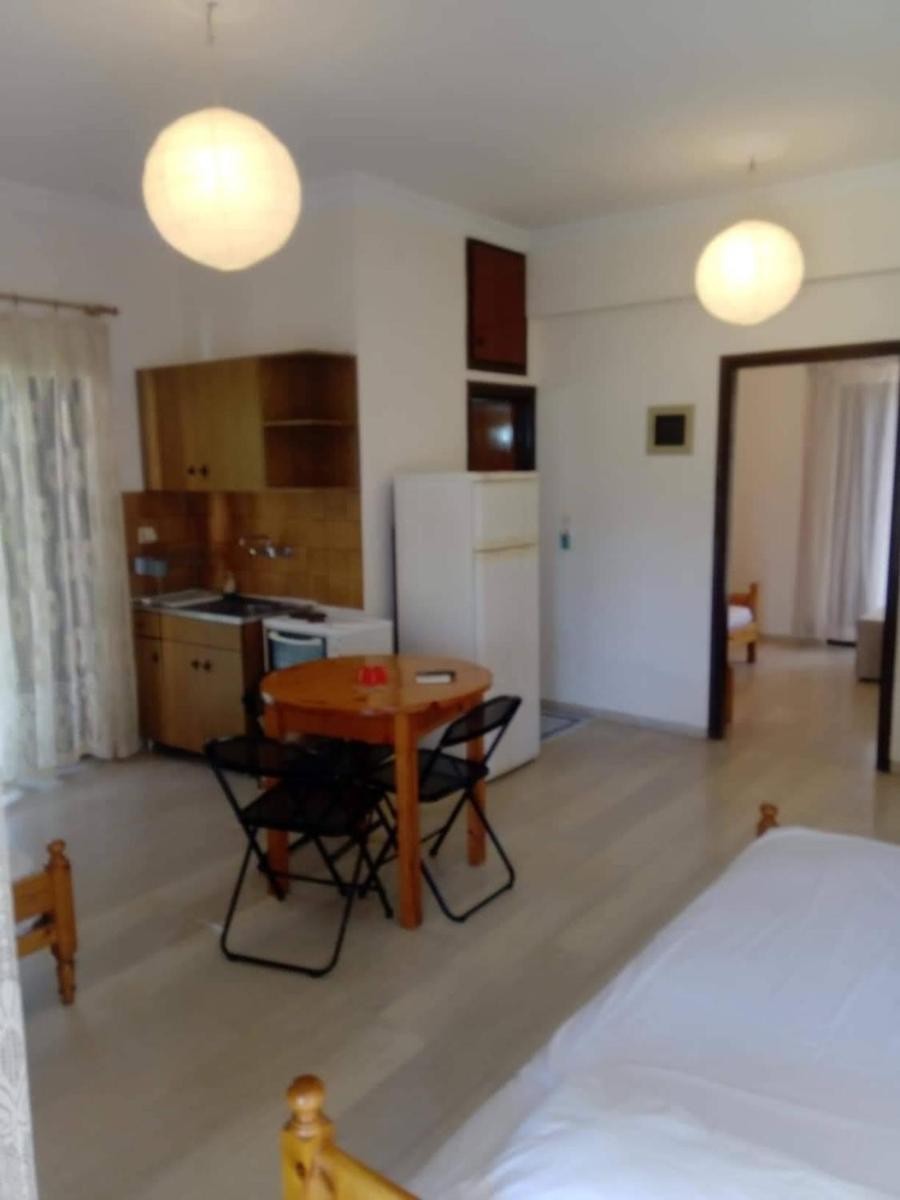 Roustis Apartments photo 3