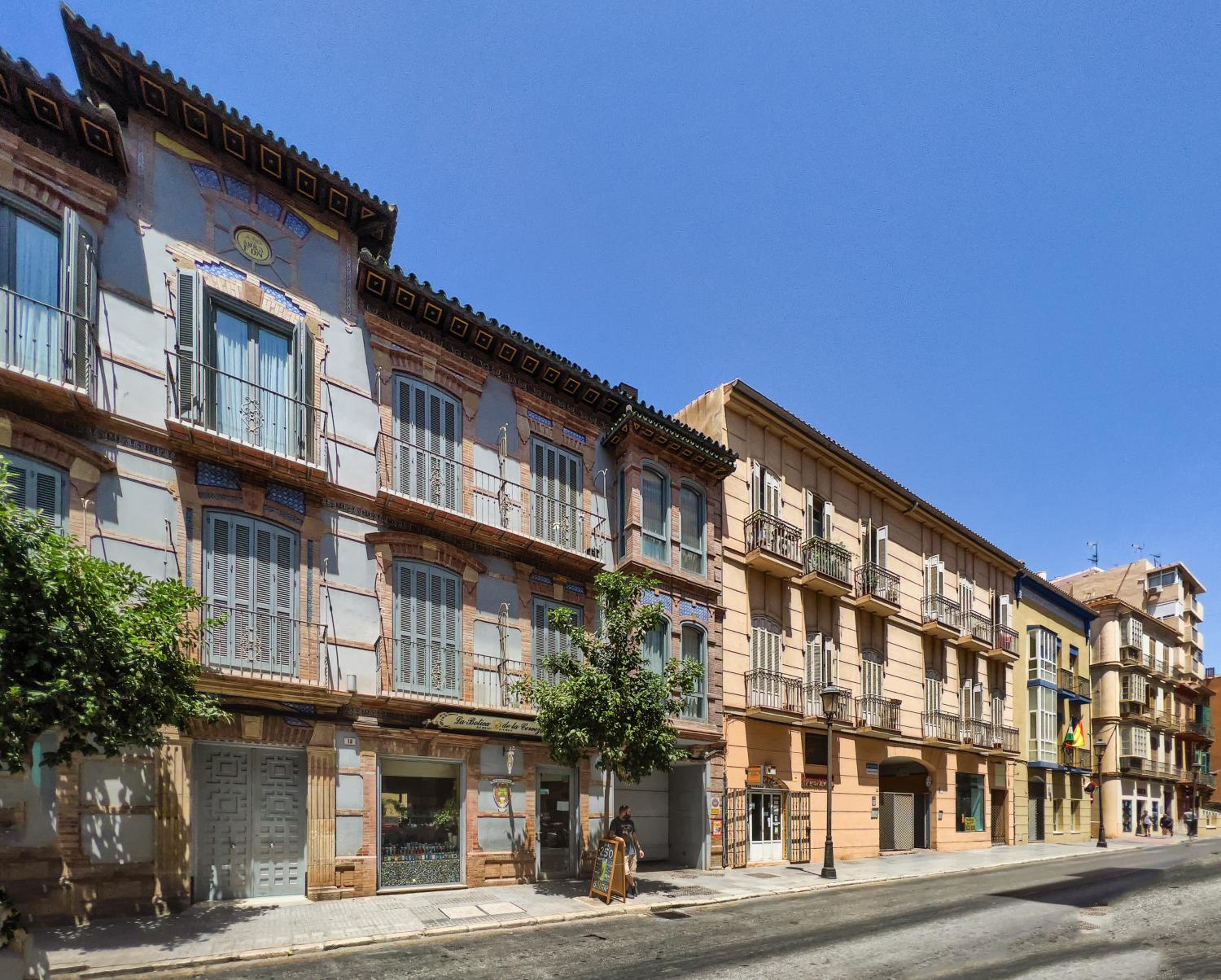 Holidays2Malaga Victoria next Old Town High Speed WIFI