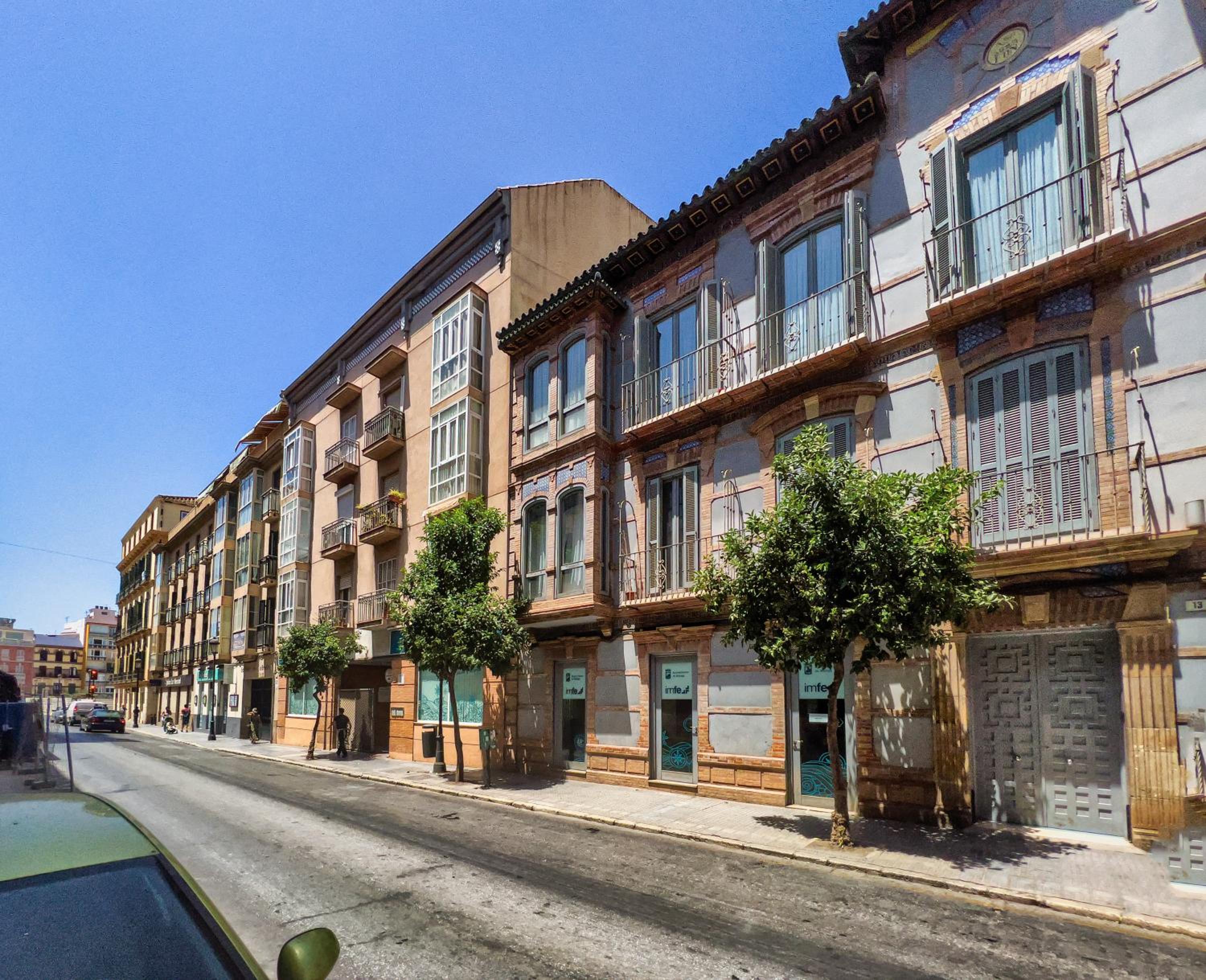 Holidays2Malaga Victoria next Old Town High Speed WIFI