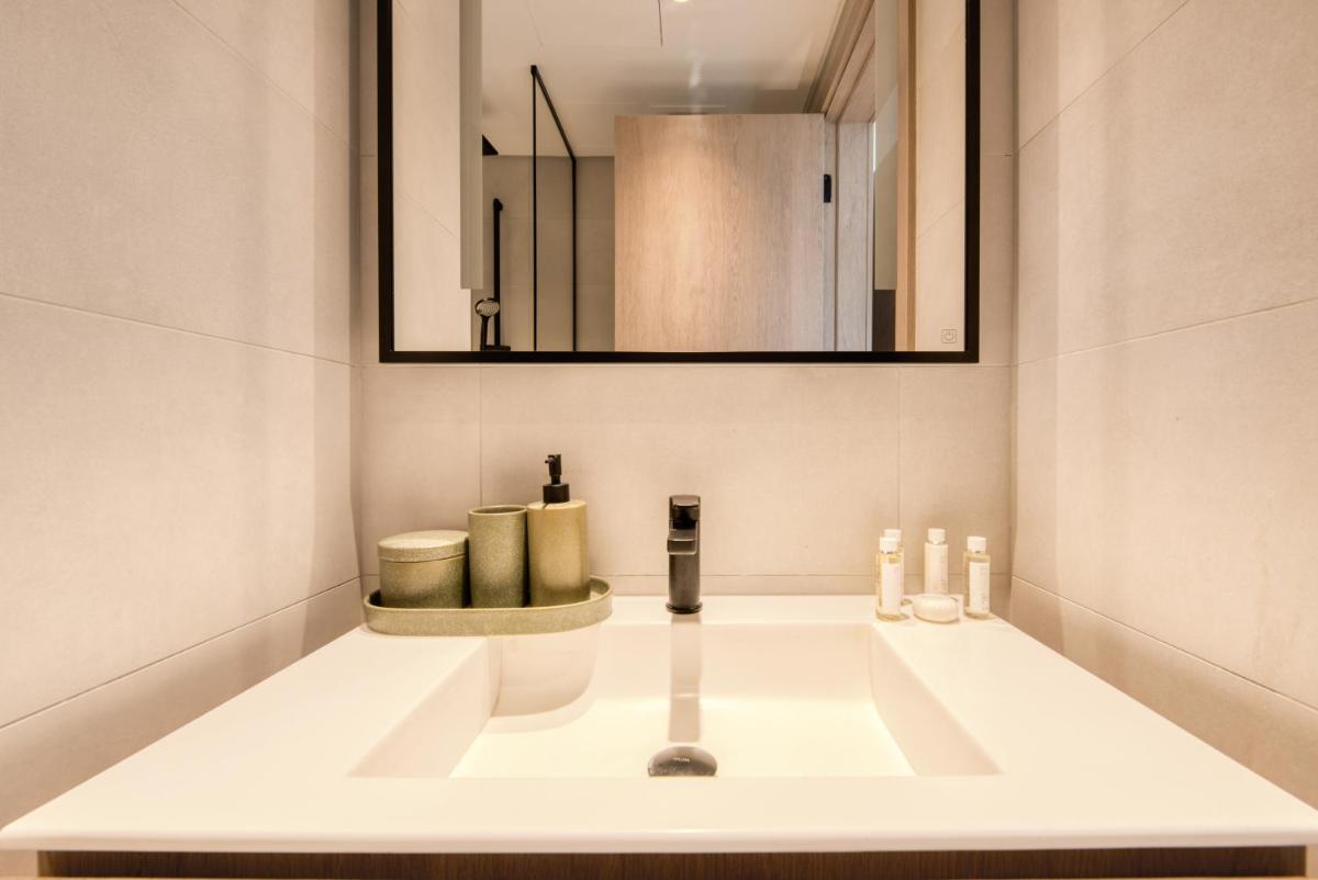 Maison Privee - Luxury, Spacious, Modern Near Burj Khalifa and Dubai Canal