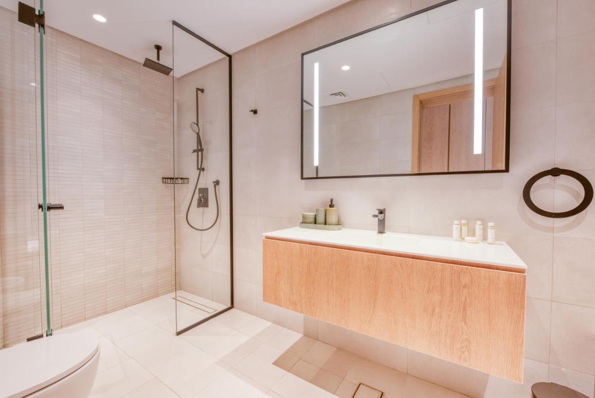 Maison Privee - Luxury, Spacious, Modern Near Burj Khalifa and Dubai Canal