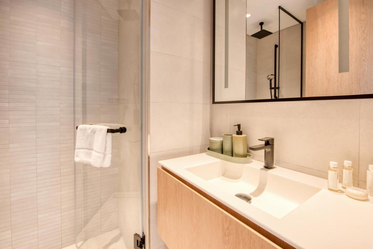 Maison Privee - Luxury, Spacious, Modern Near Burj Khalifa and Dubai Canal