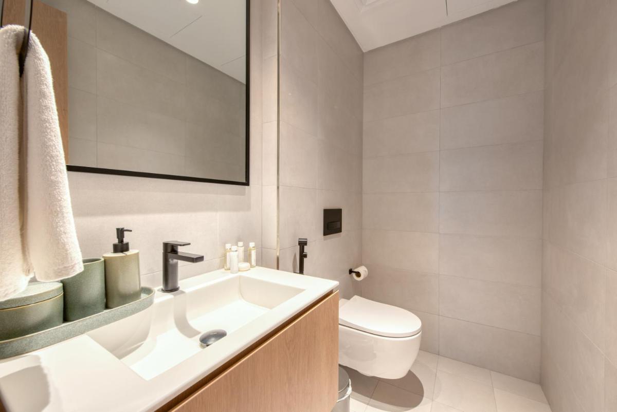 Maison Privee - Luxury, Spacious, Modern Near Burj Khalifa and Dubai Canal
