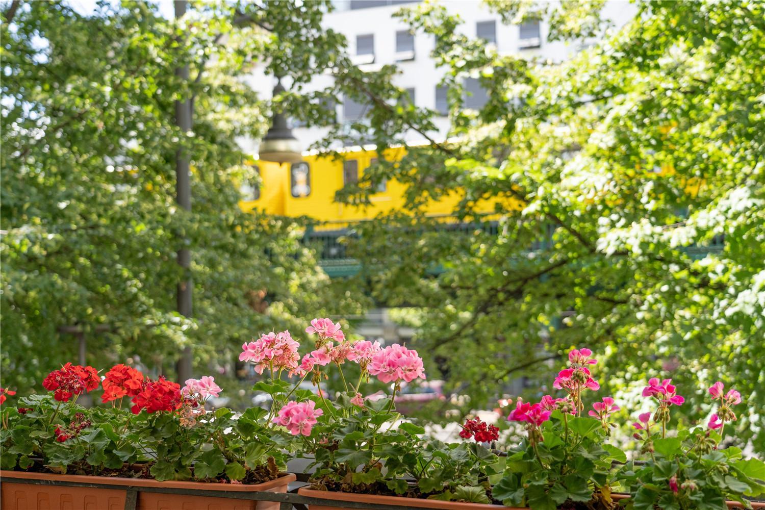 Holiday 33 Apartments EFG Schönhauser Allee mit Balkon