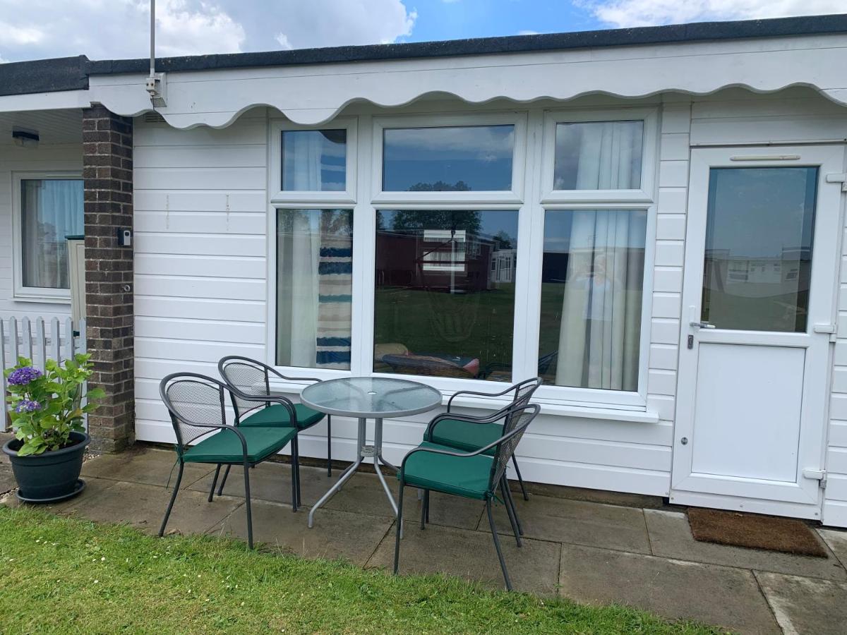 Cosy Beach Chalet view 4