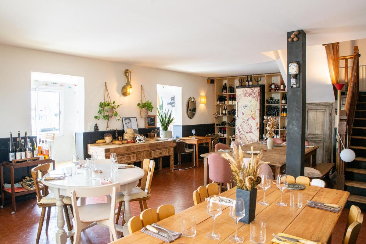 restaurant