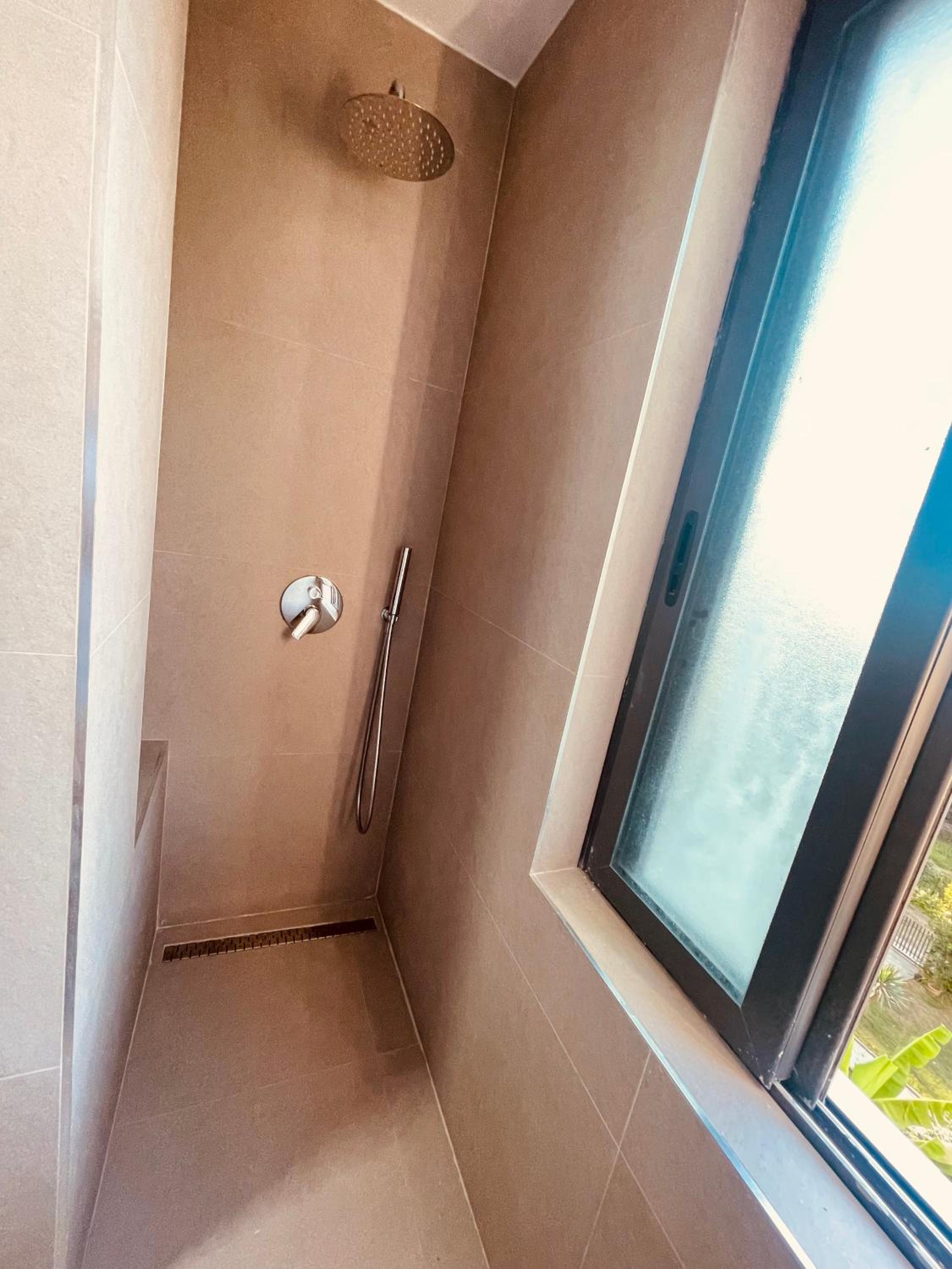 Cheerful 2-bedroom apartment in Golem