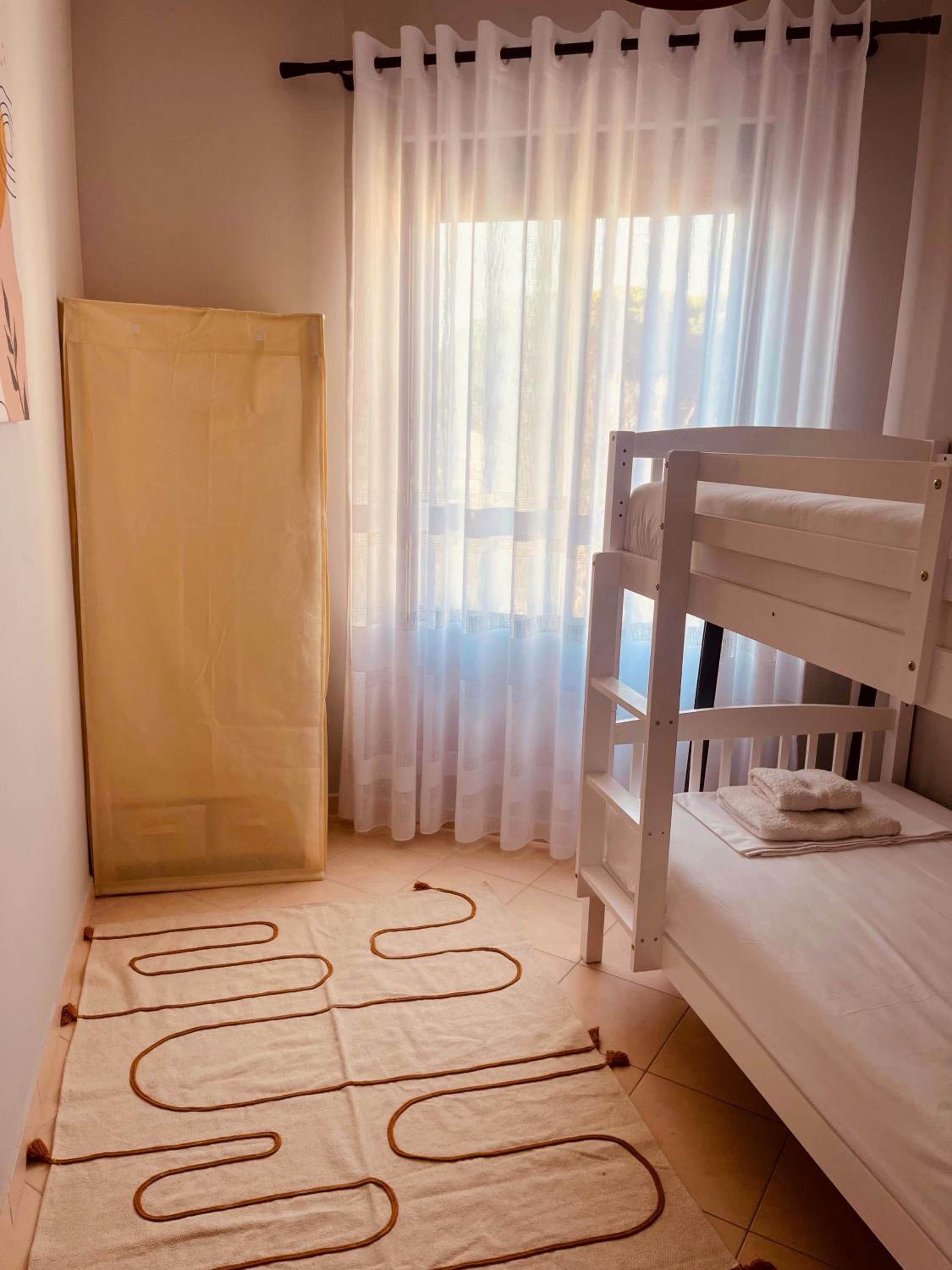 Cheerful 2-bedroom apartment in Golem