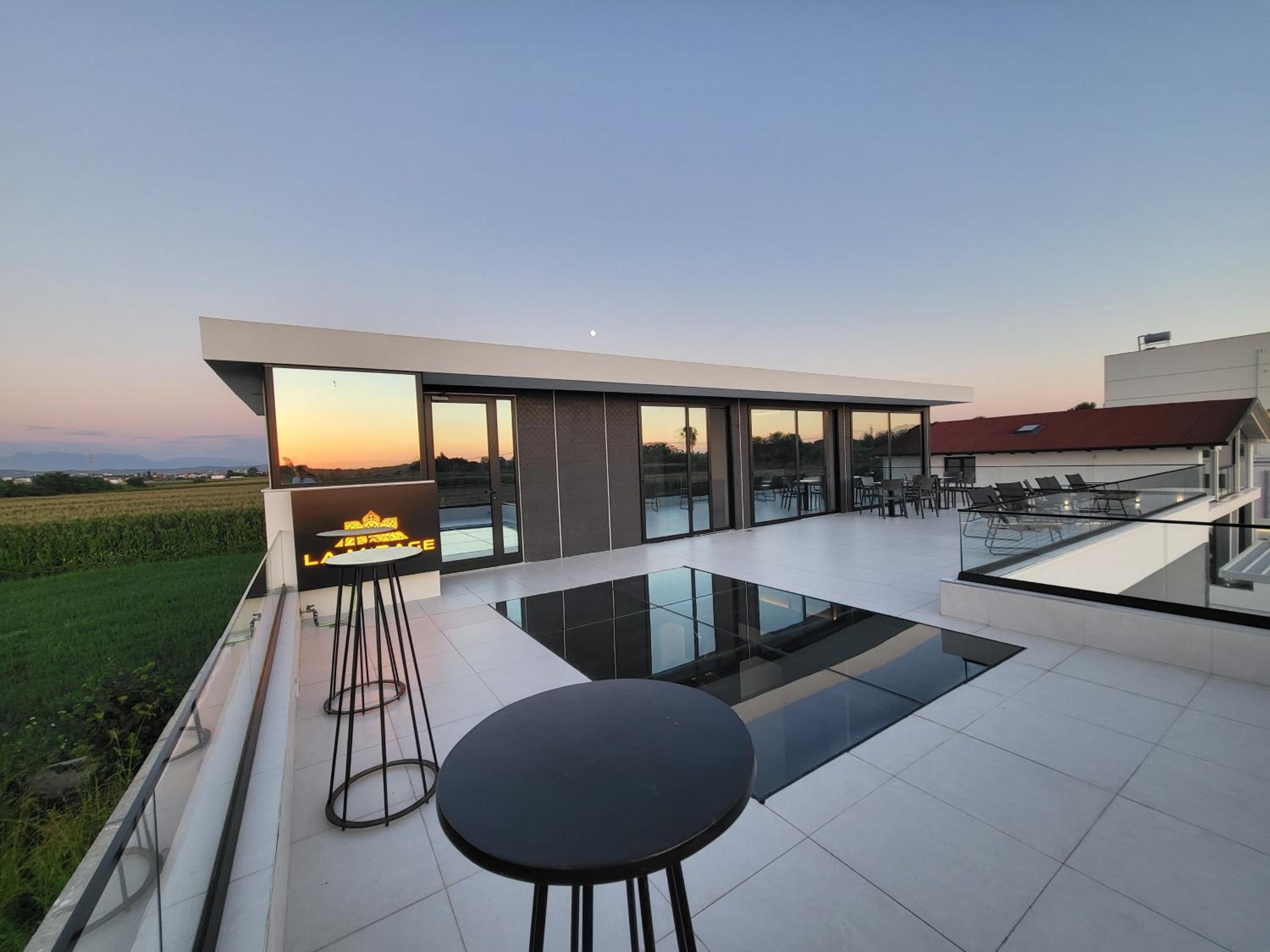 La Mirage Villa