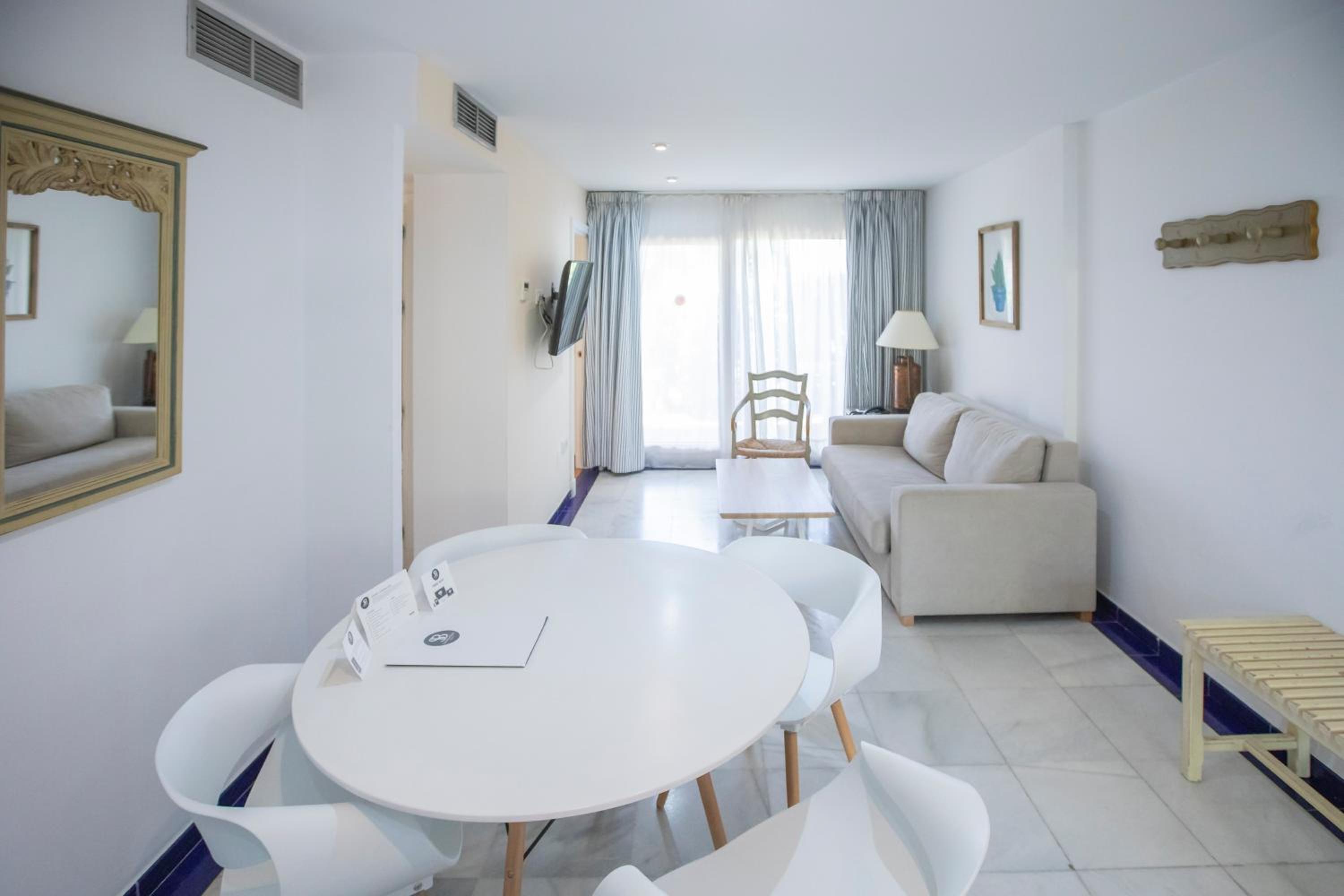 El Puerto de Santa Maria Vacations - Apartamentos Soho Boutique Vistahermosa - Property Image 46